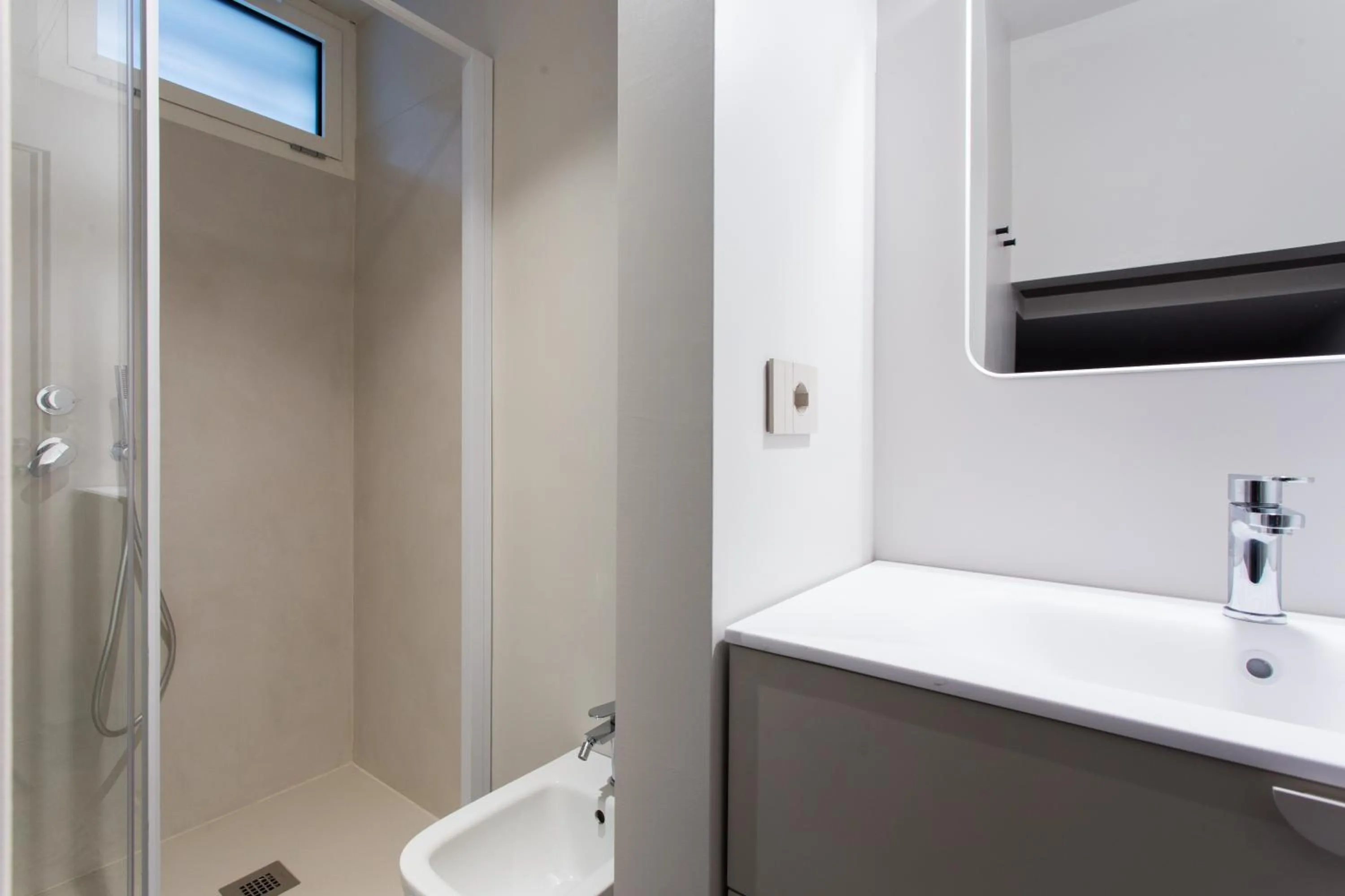 Shower in Naitly Milano Dergano