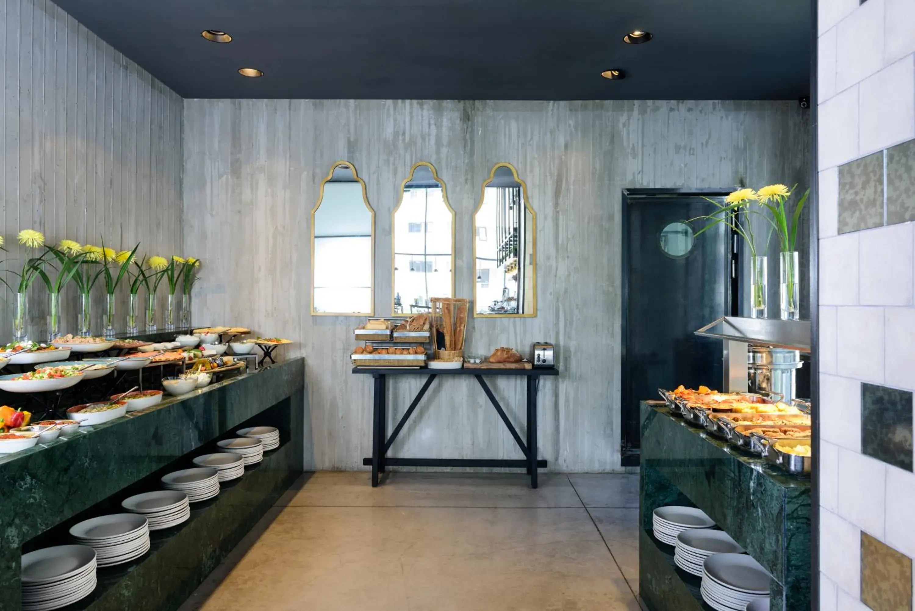 Restaurant/places to eat in Hotel Rothschild 22 - FATTAL COLORS Restaurant/places to eat in Hotel Rothschild 22 - FATTAL COLORS