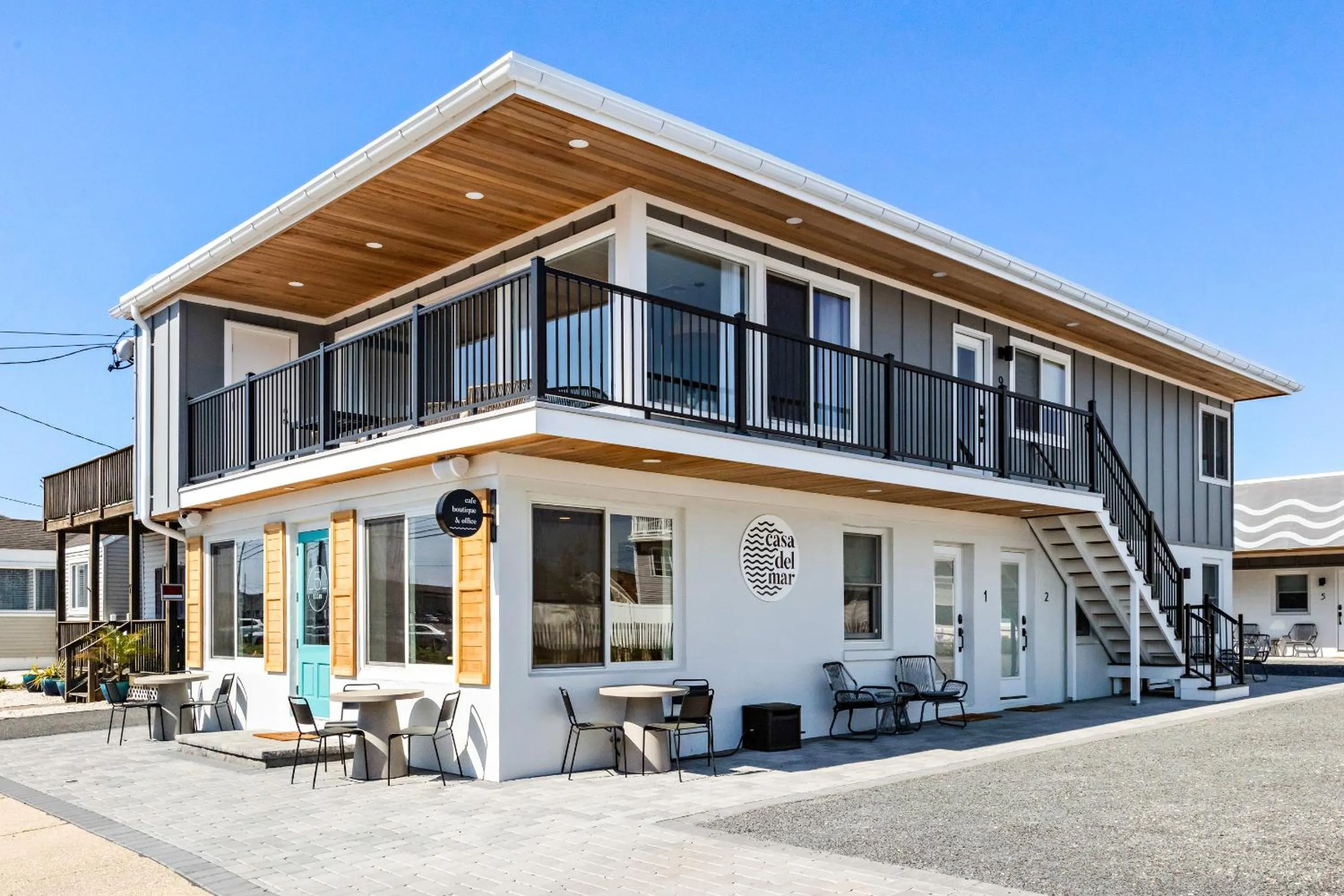 Restaurant/places to eat in Casa del Mar