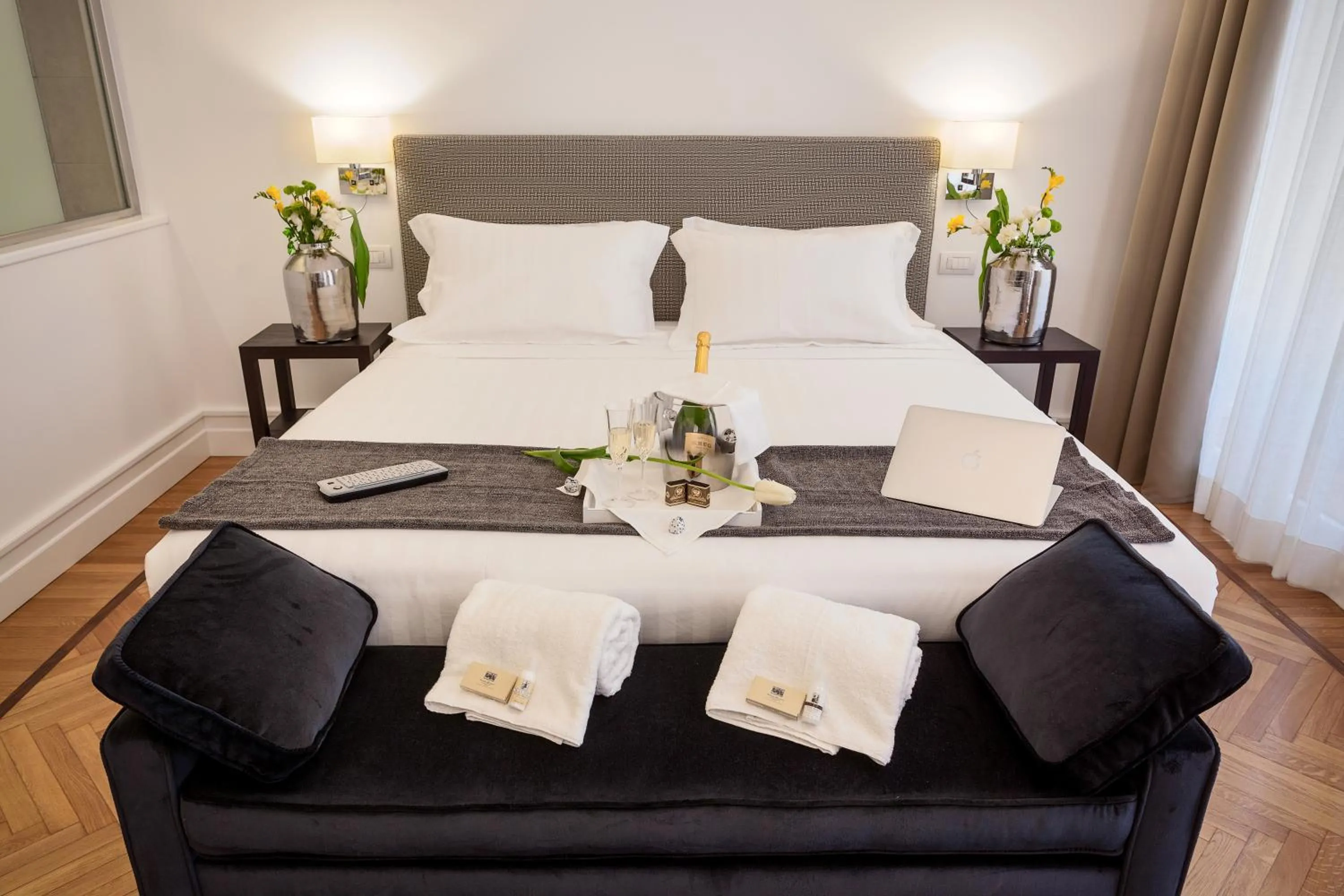 Bedroom, Bed in 504 Corso Suites