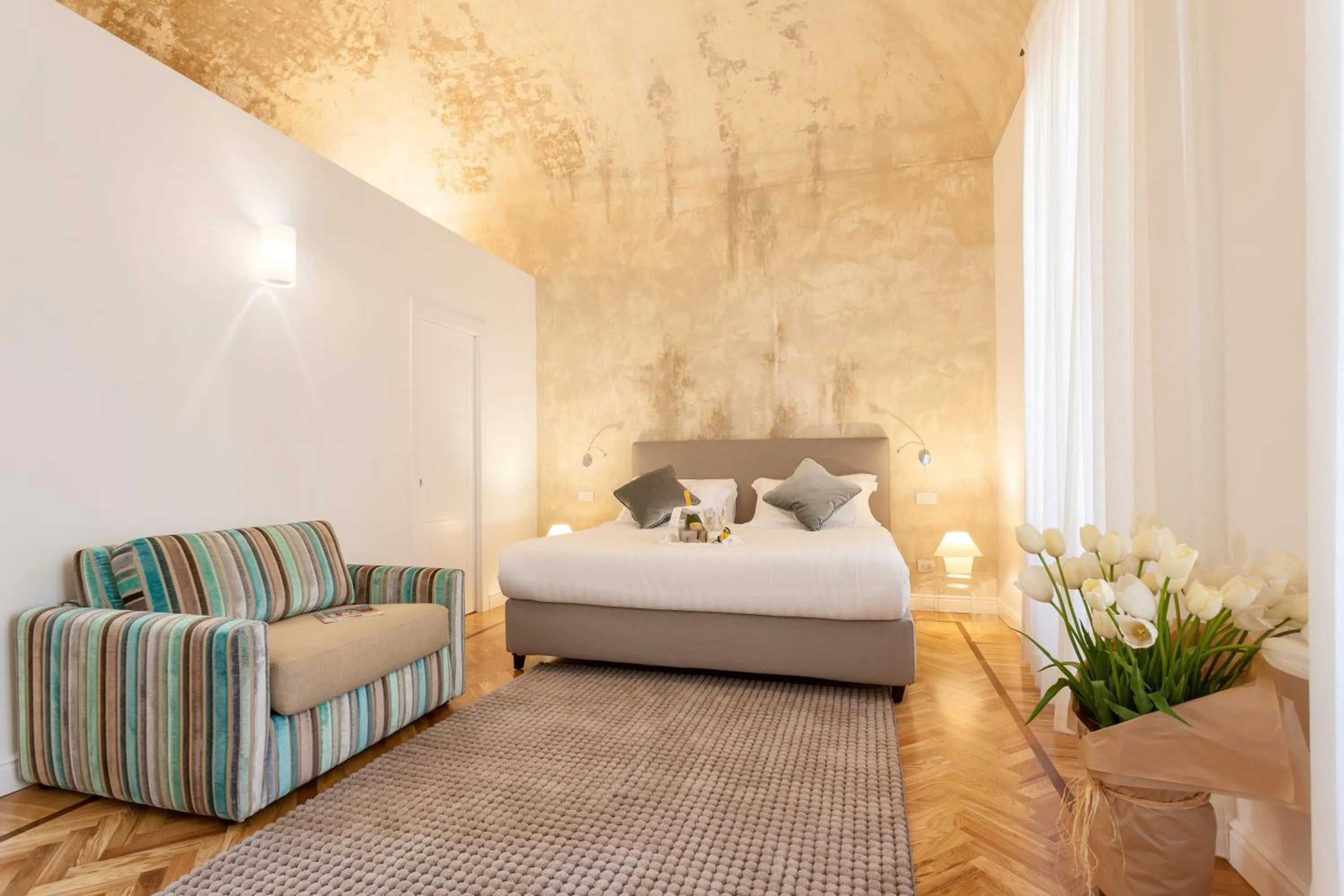 Photo of the whole room, Bed in 504 Corso Suites