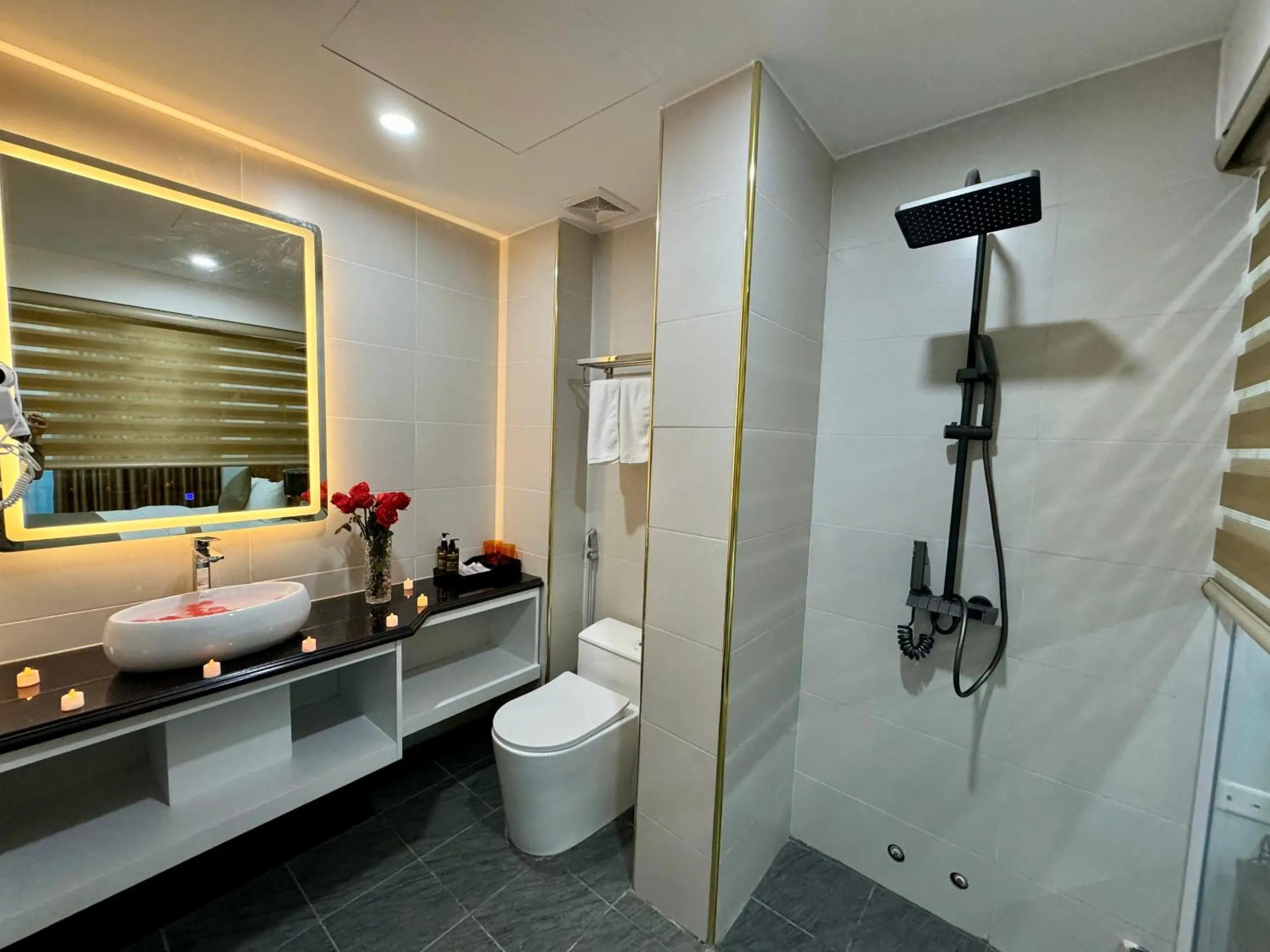 Shower in Luxury Hanoi Hotel
