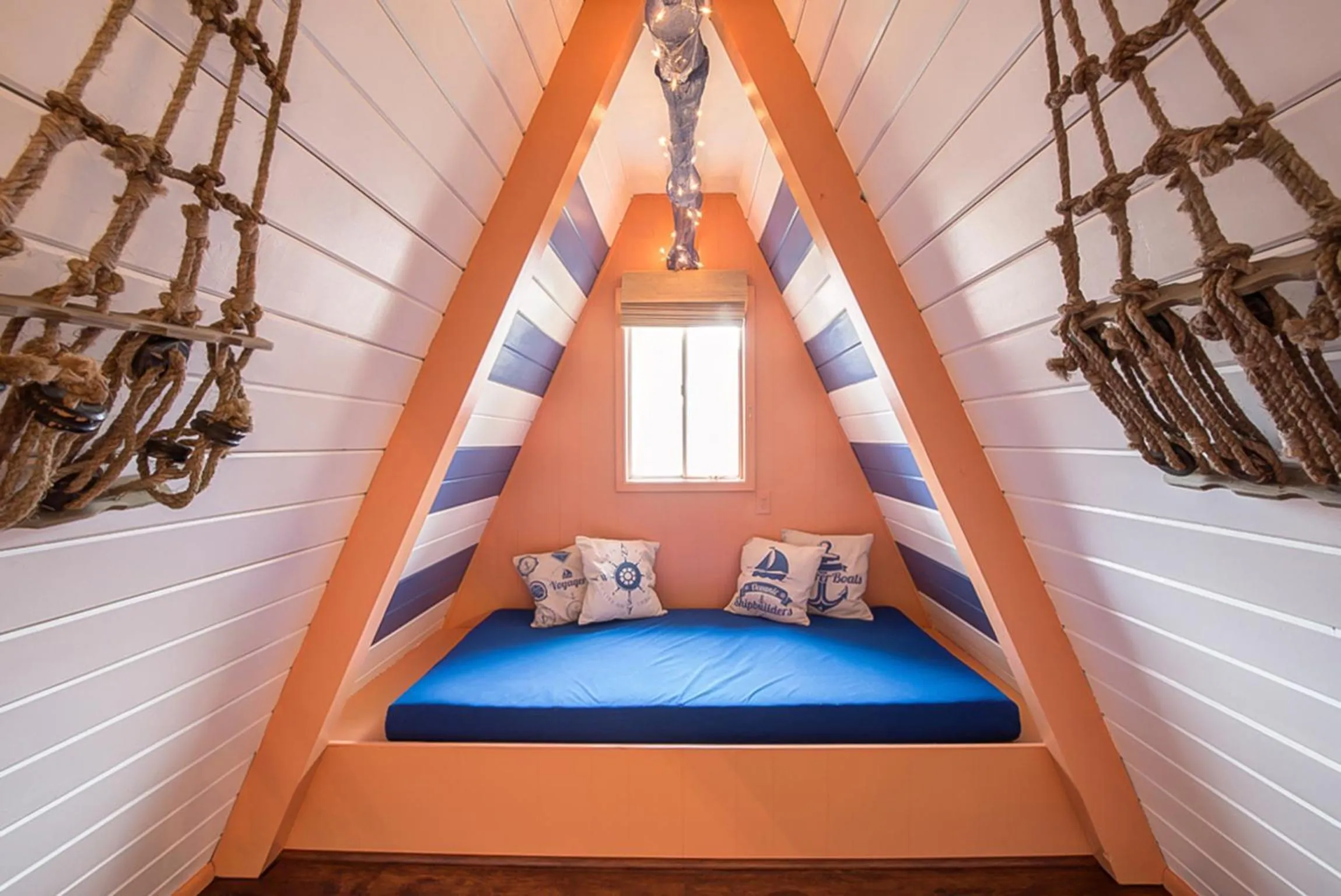 Bed in Shorebirds Villas