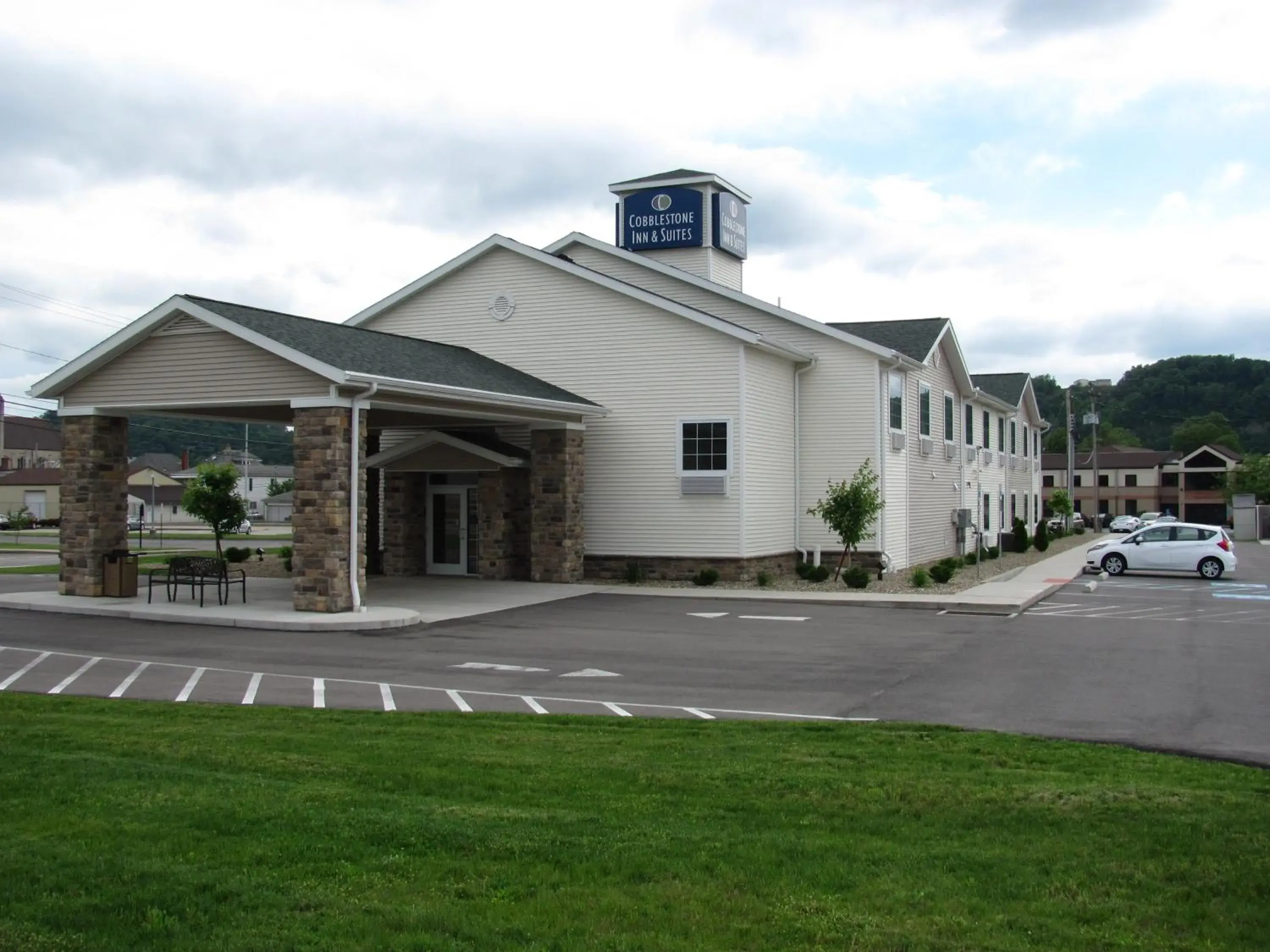 Facade/entrance in Cobblestone Inn & Suites - Ambridge Facade/entrance in Cobblestone Inn & Suites - Ambridge