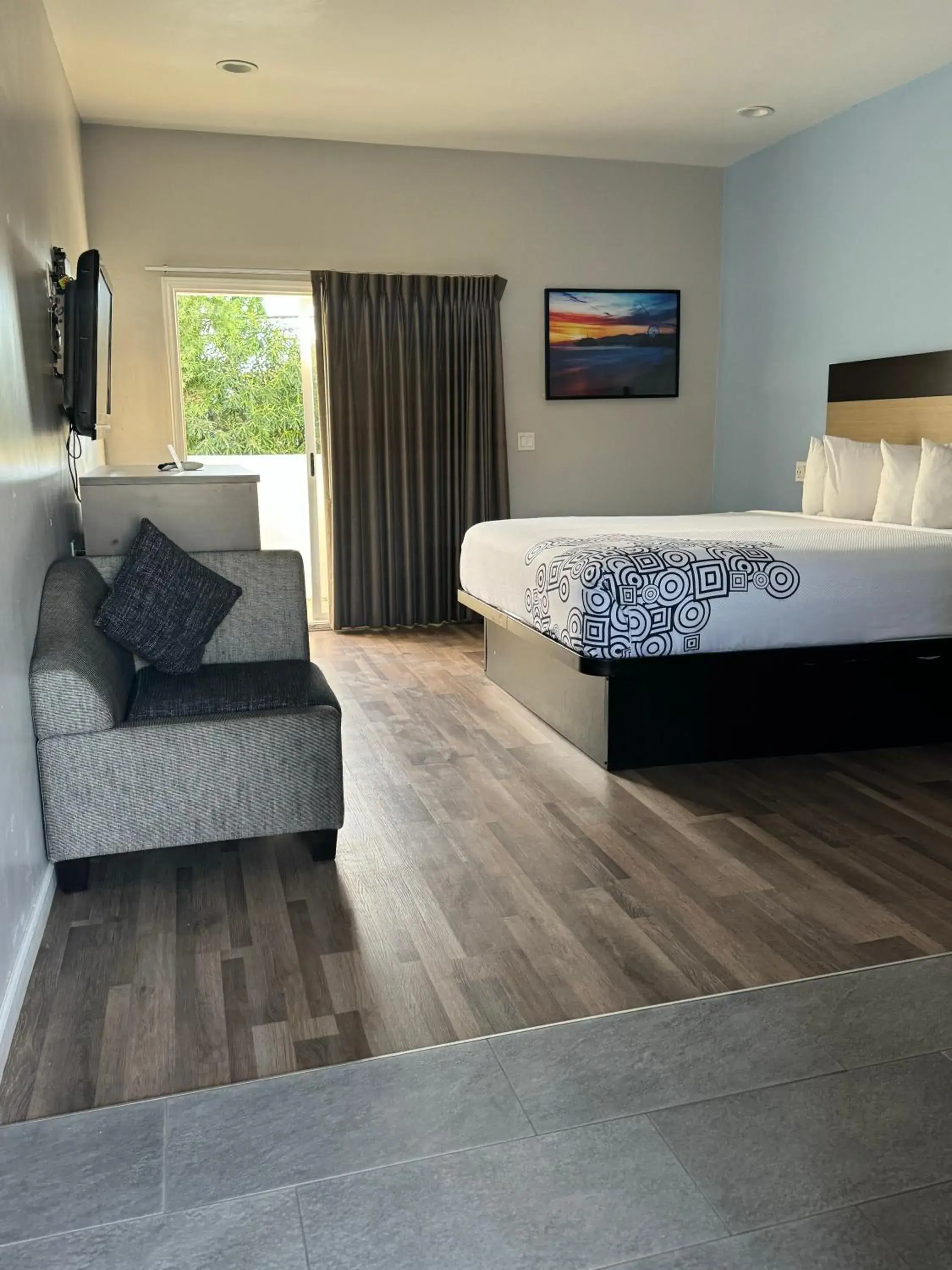 Bed in Moonlite Inn Bed in Moonlite Inn