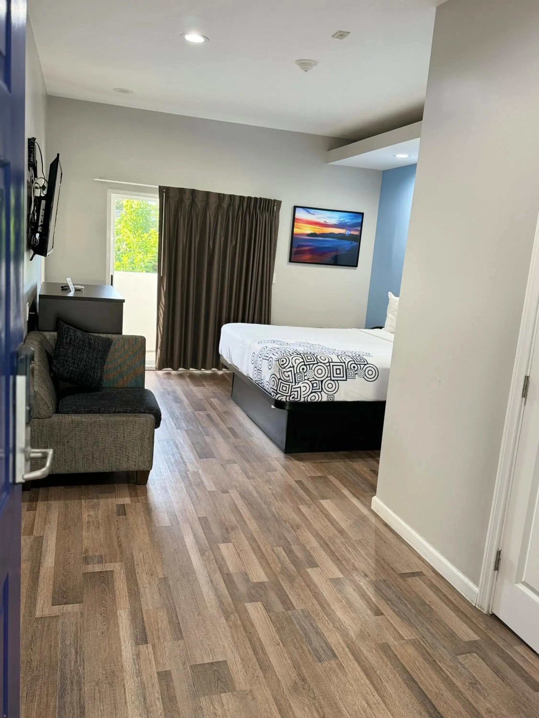 Bed in Moonlite Inn Bed in Moonlite Inn