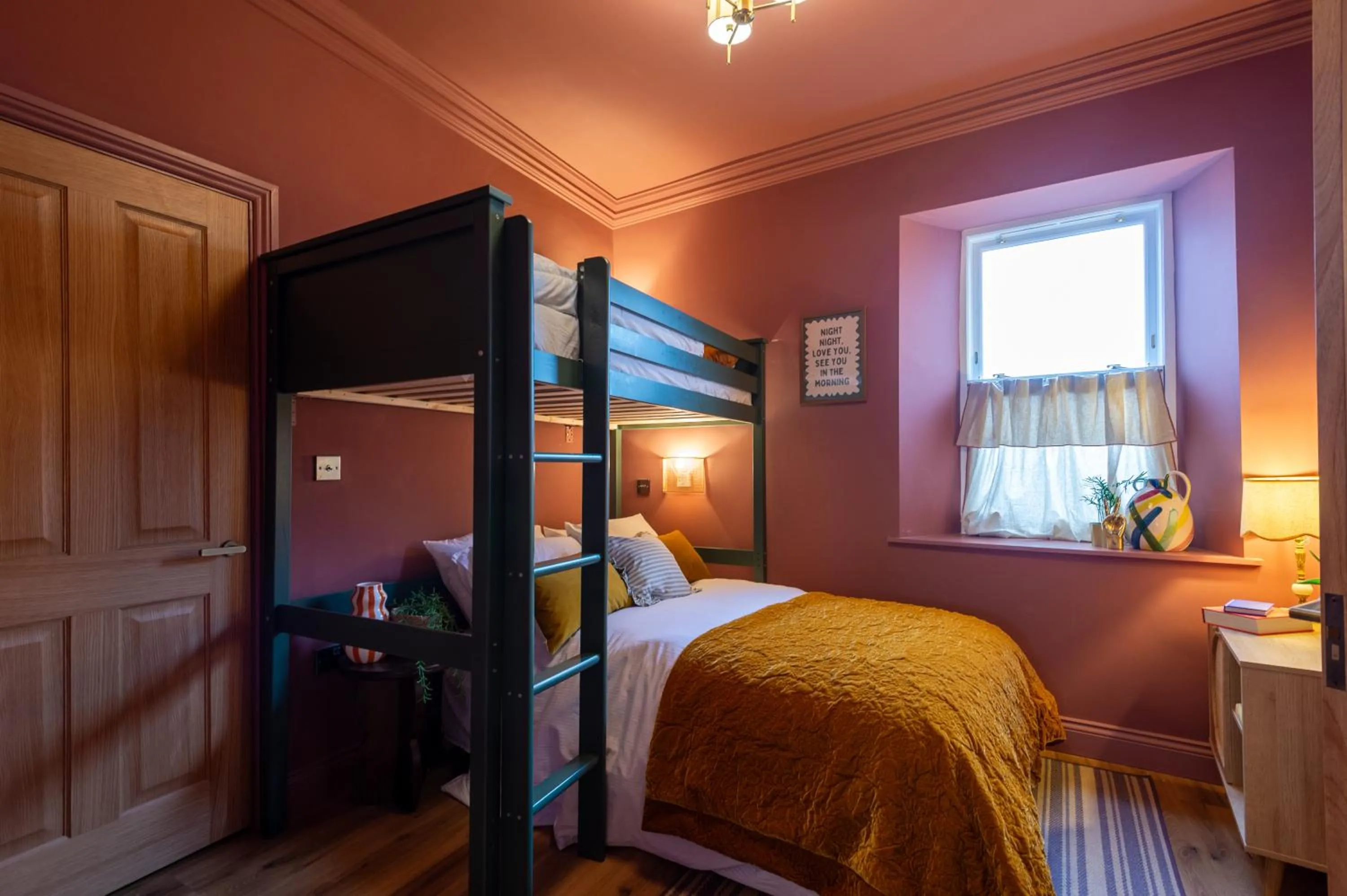 Shower, Bed in The Beach House Boutique Hotel