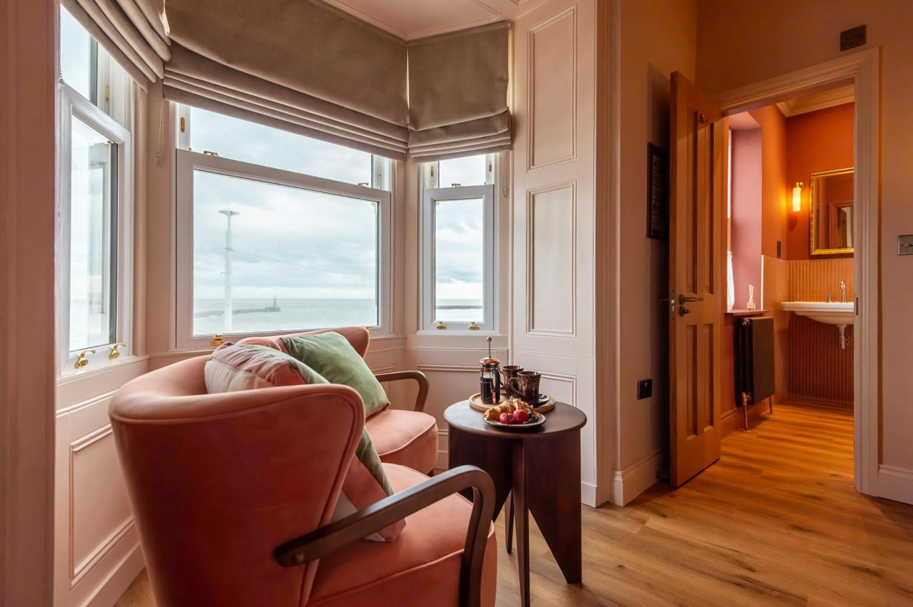 TV and multimedia in The Beach House Boutique Hotel