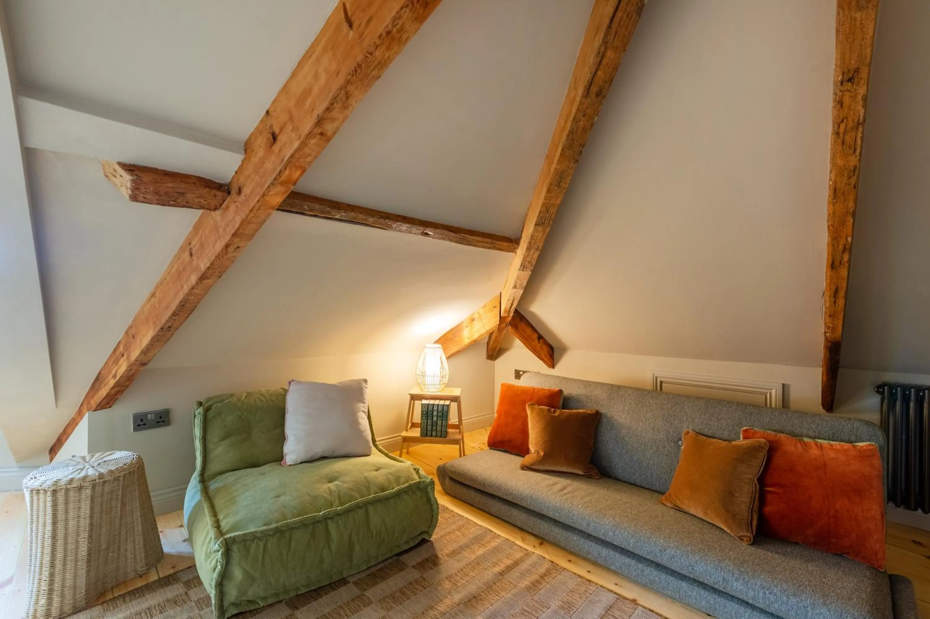 TV and multimedia in The Beach House Boutique Hotel
