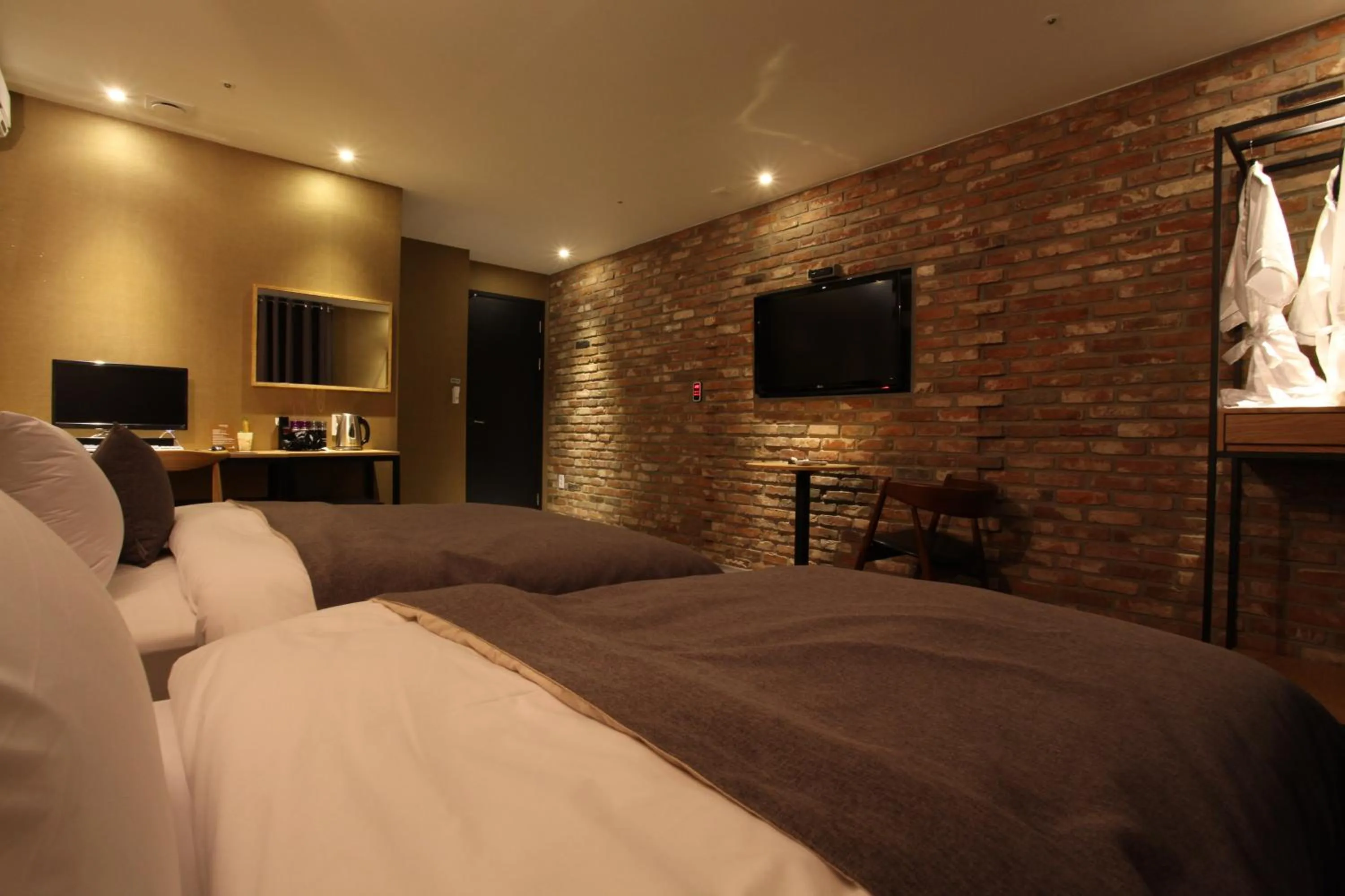 Photo of the whole room, Bed in Hotel Banwol