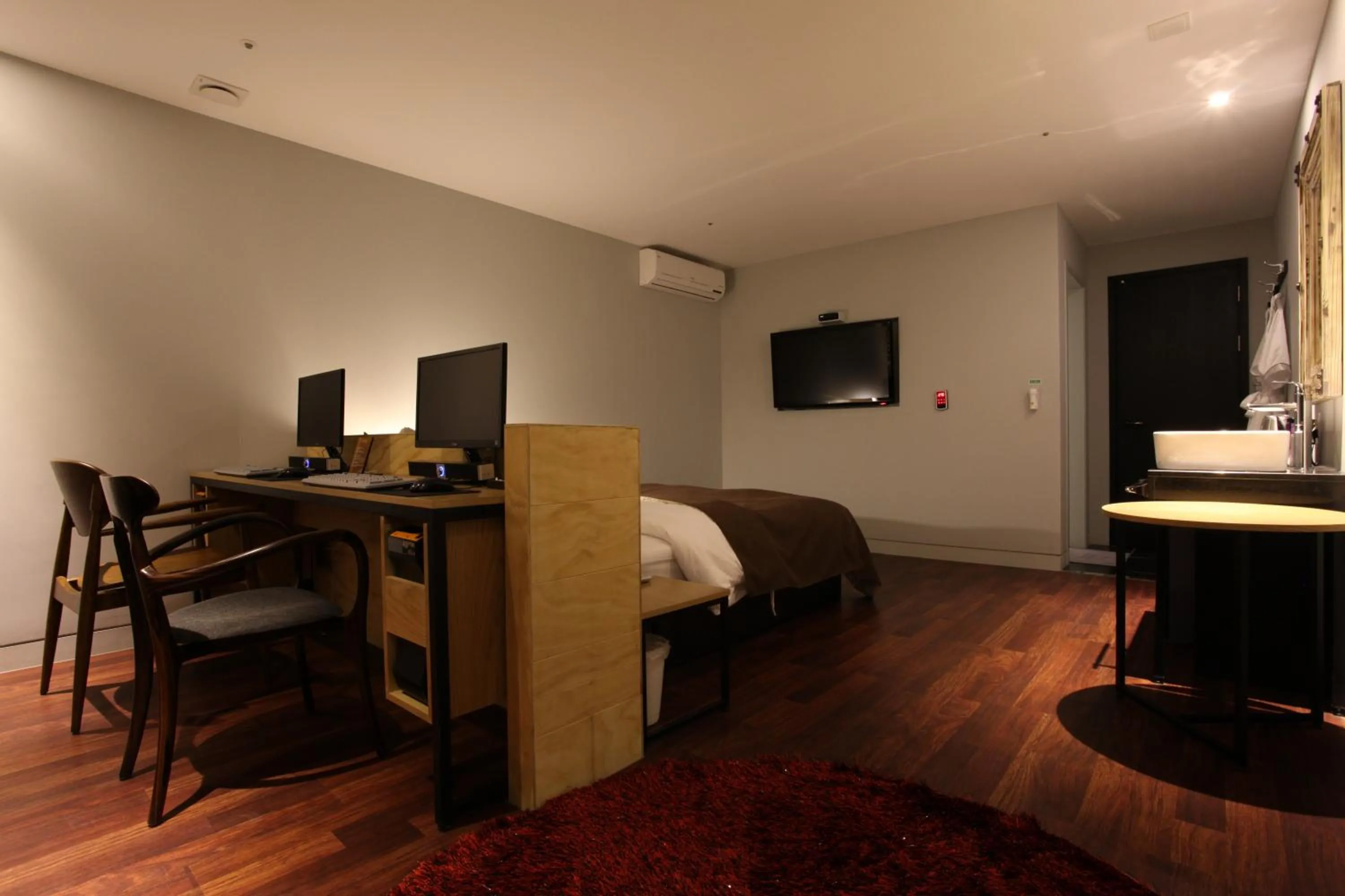 Photo of the whole room, Bed in Hotel Banwol