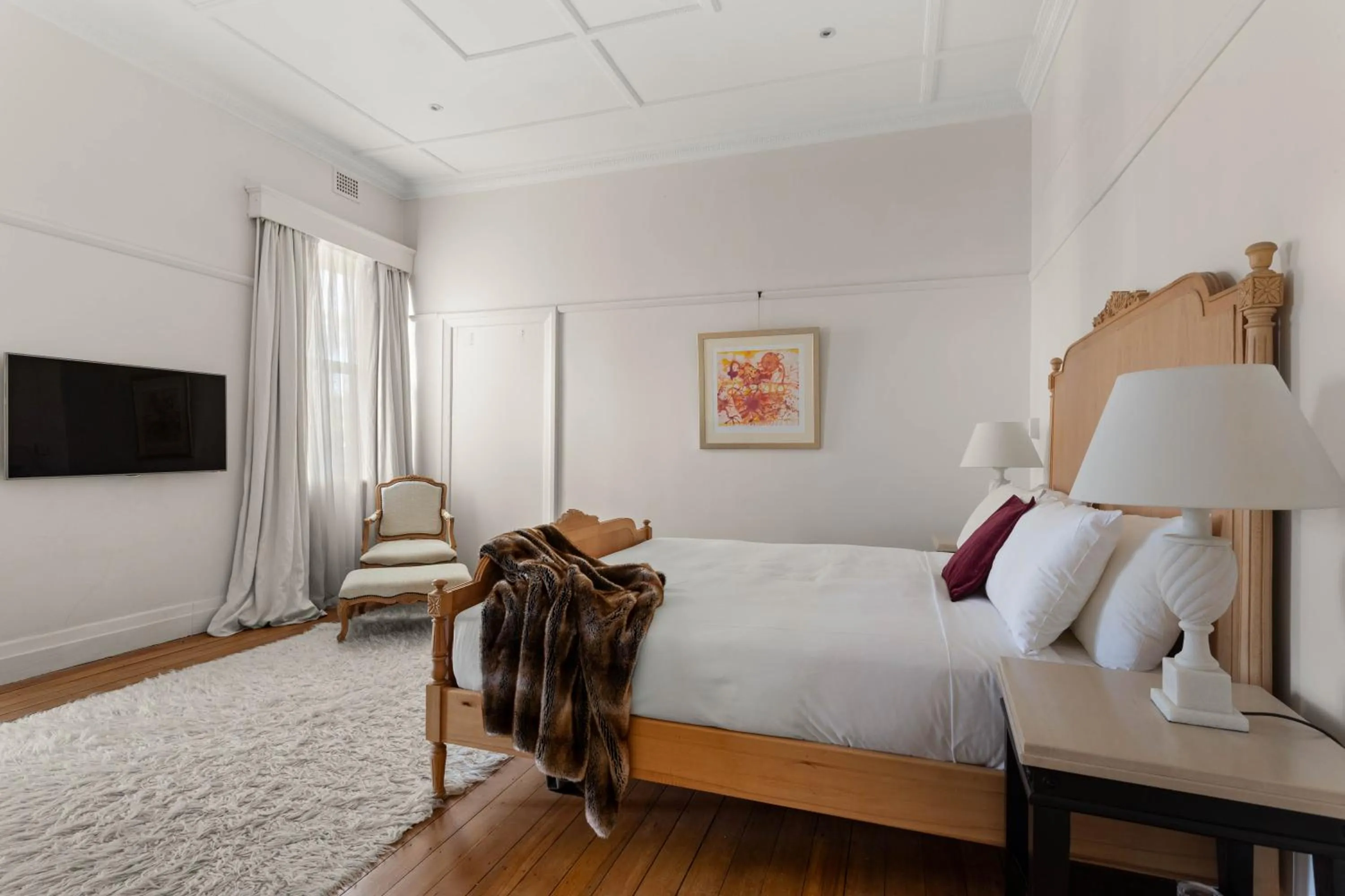 Bedroom, Bed in The Robertson Hotel