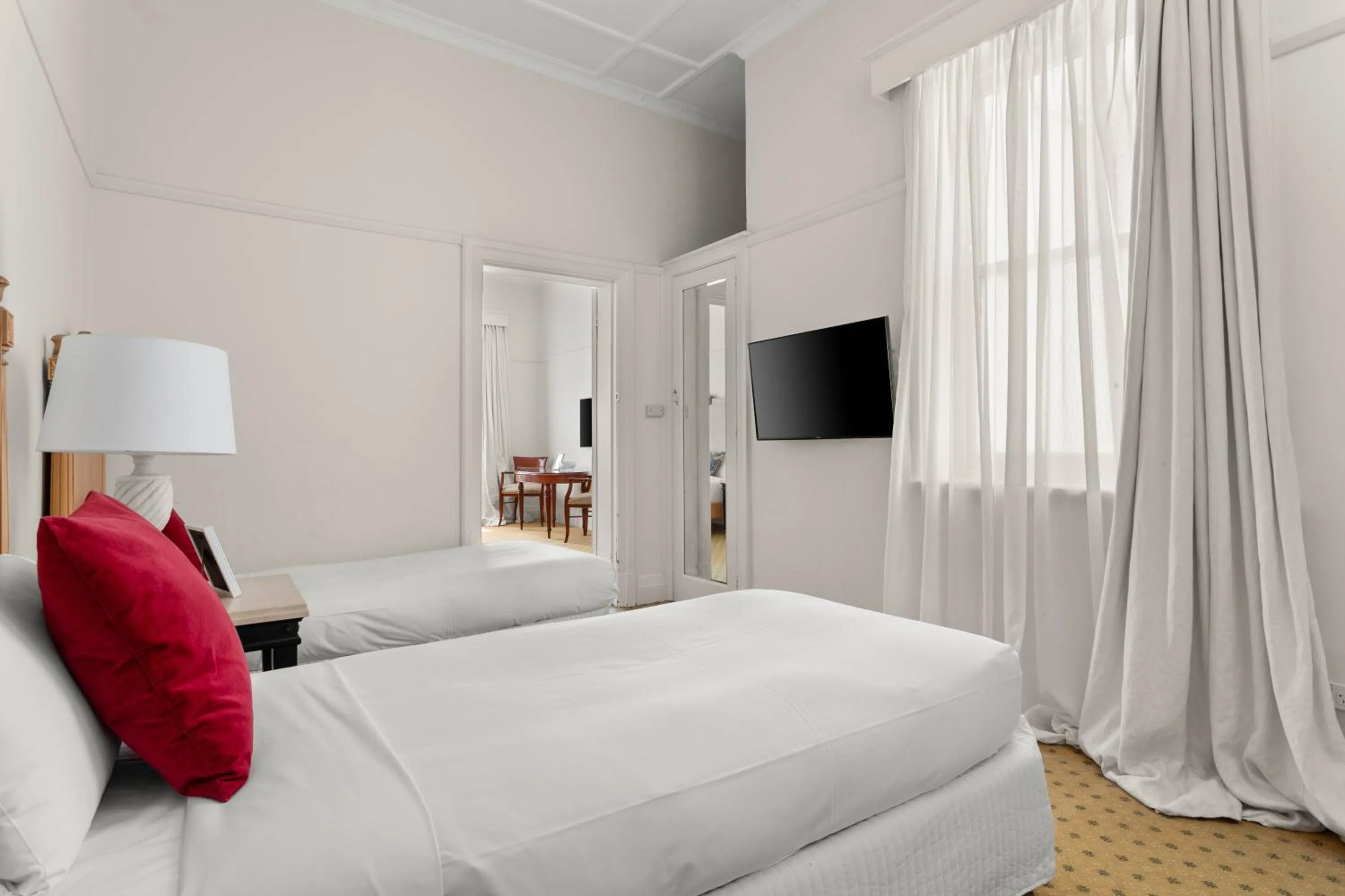 Bedroom, Bed in The Robertson Hotel