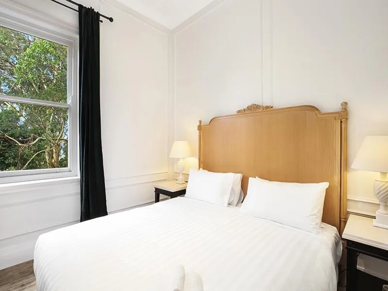 Bed in The Robertson Hotel