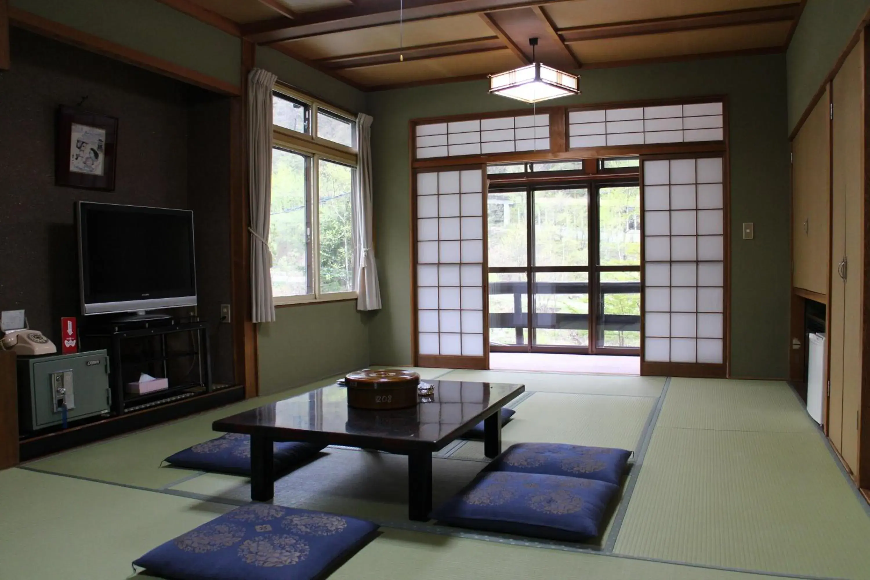 Photo of the whole room in Shinzanso Photo of the whole room in Shinzanso