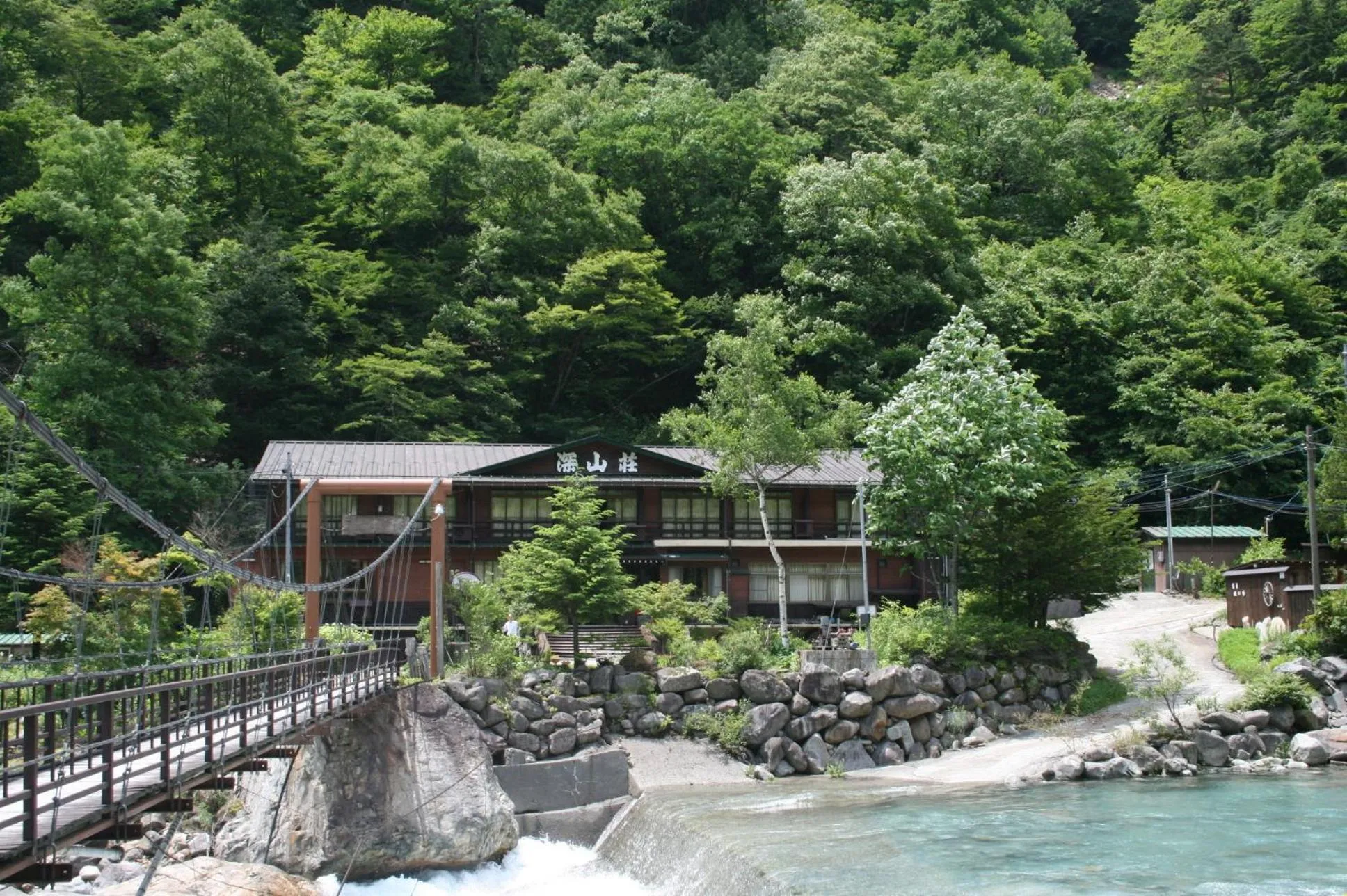 Facade/entrance in Shinzanso