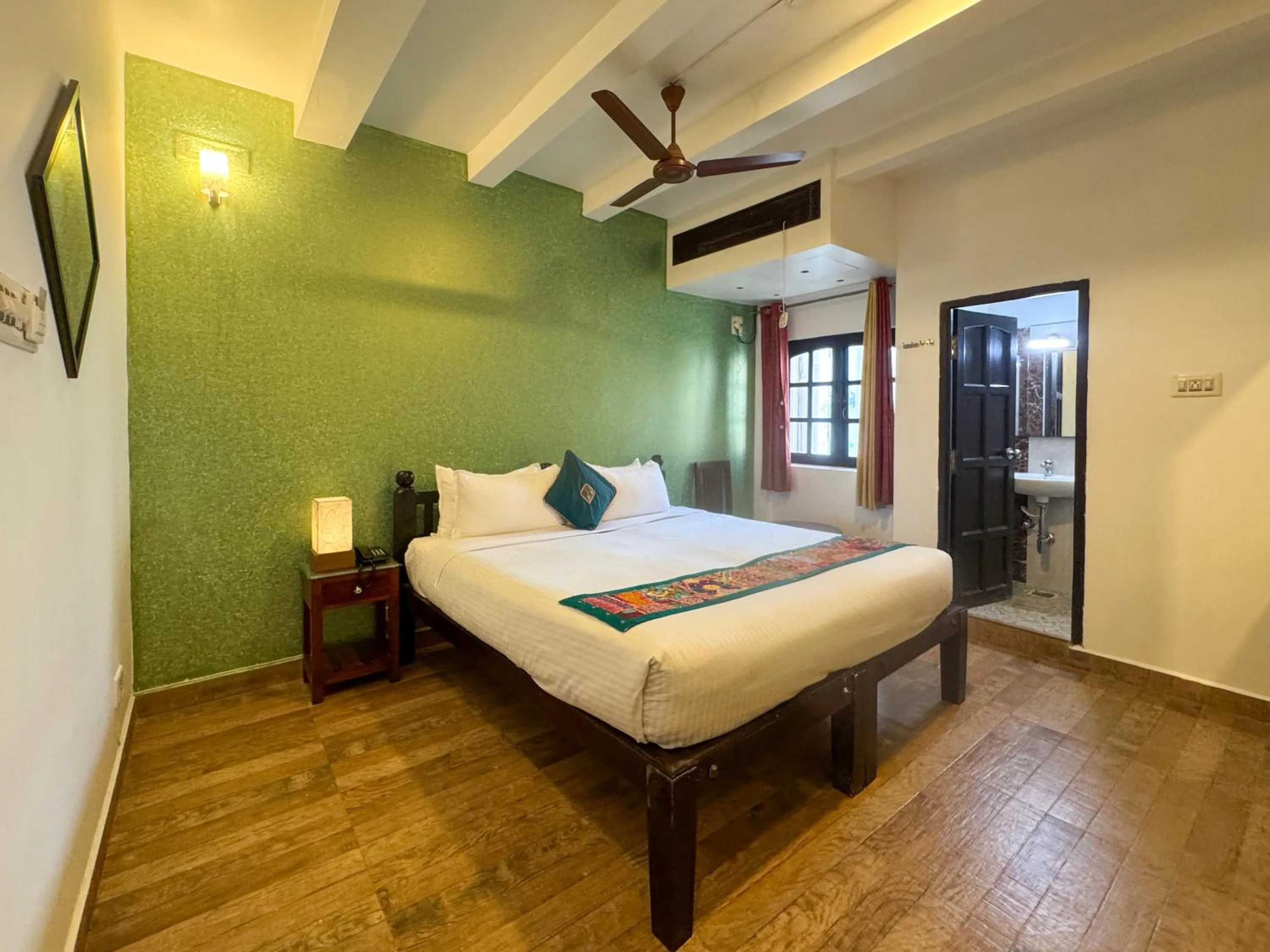 Bedroom, Bed in Le Chateau