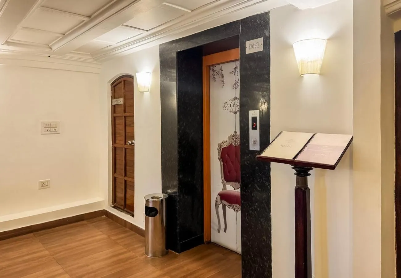 elevator in Le Chateau