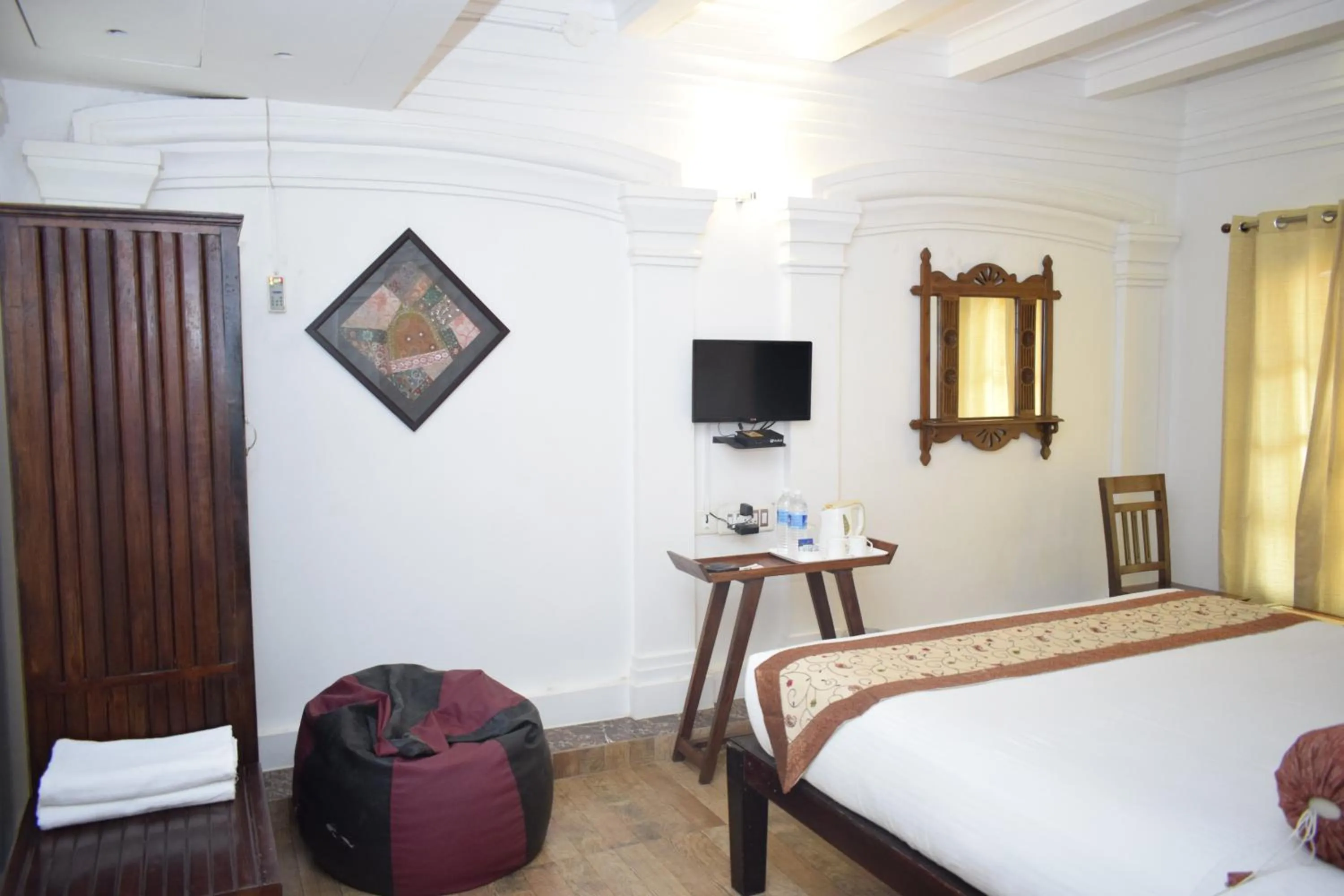 Bedroom, Bed in Le Chateau