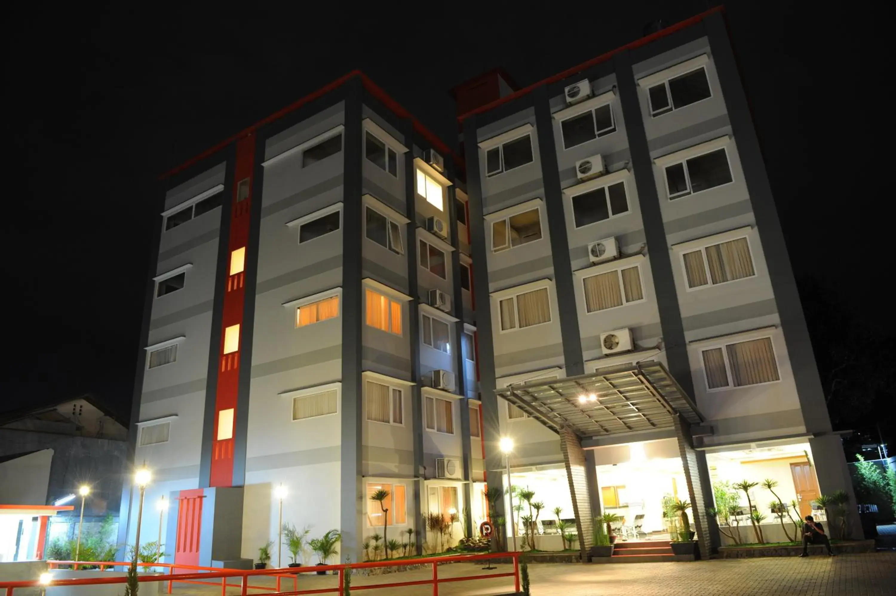 Facade/entrance in Wirton Hotel Facade/entrance in Wirton Hotel