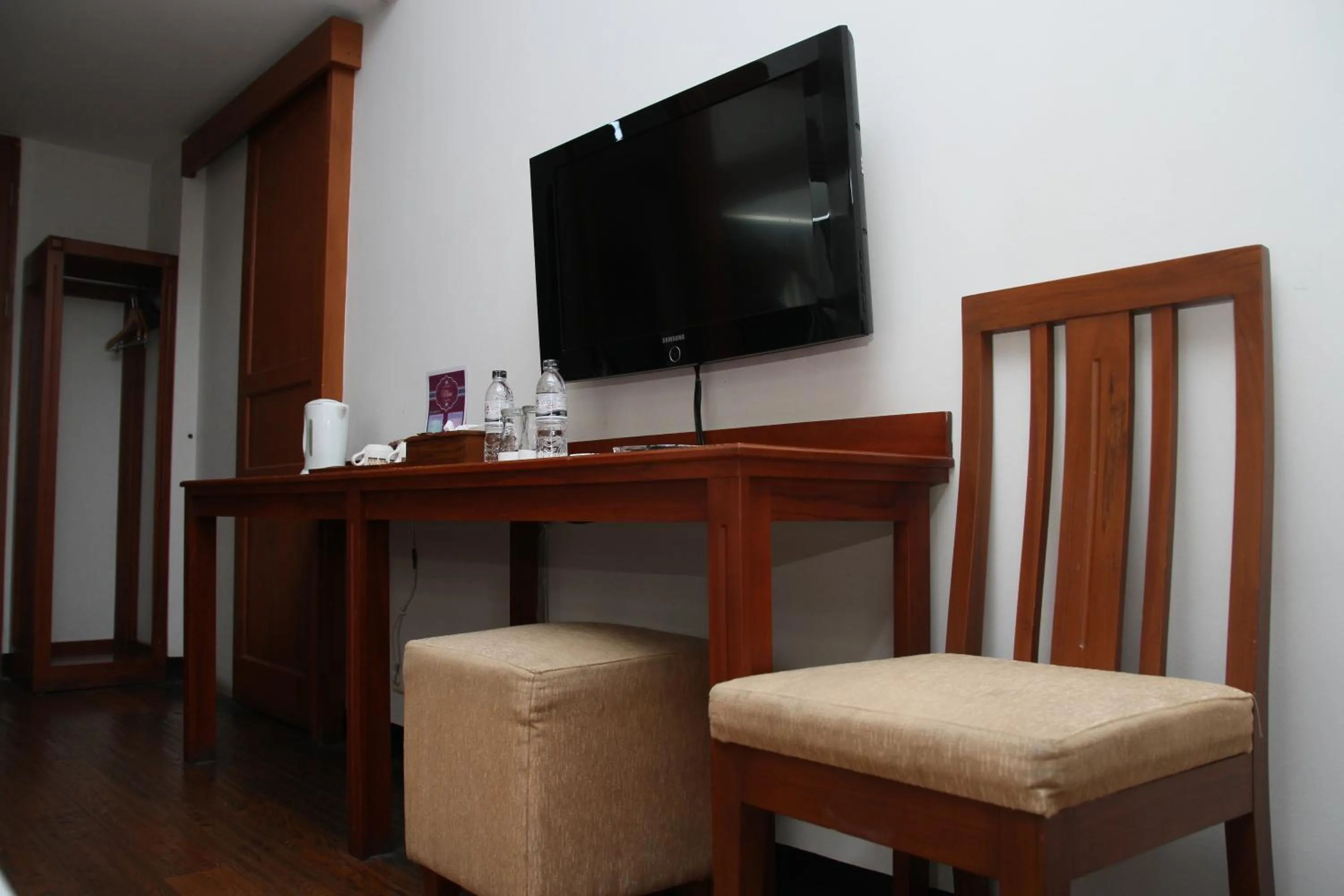 TV and multimedia in Wirton Hotel