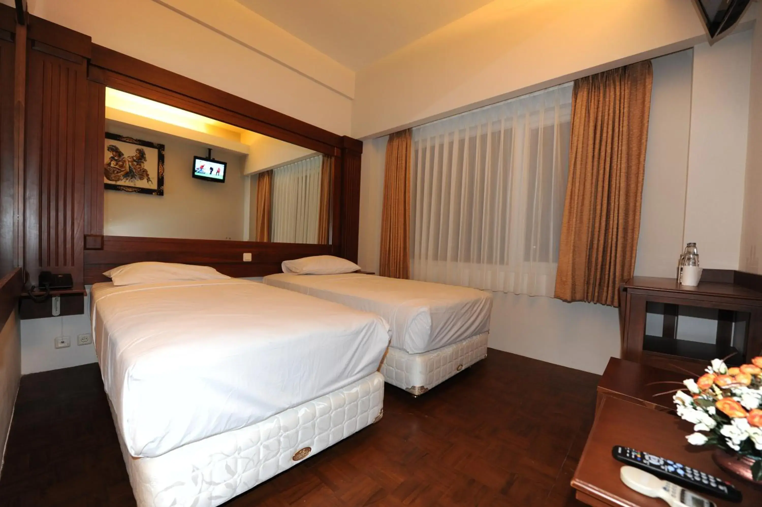 Bedroom, Bed in Wirton Hotel Bedroom, Bed in Wirton Hotel