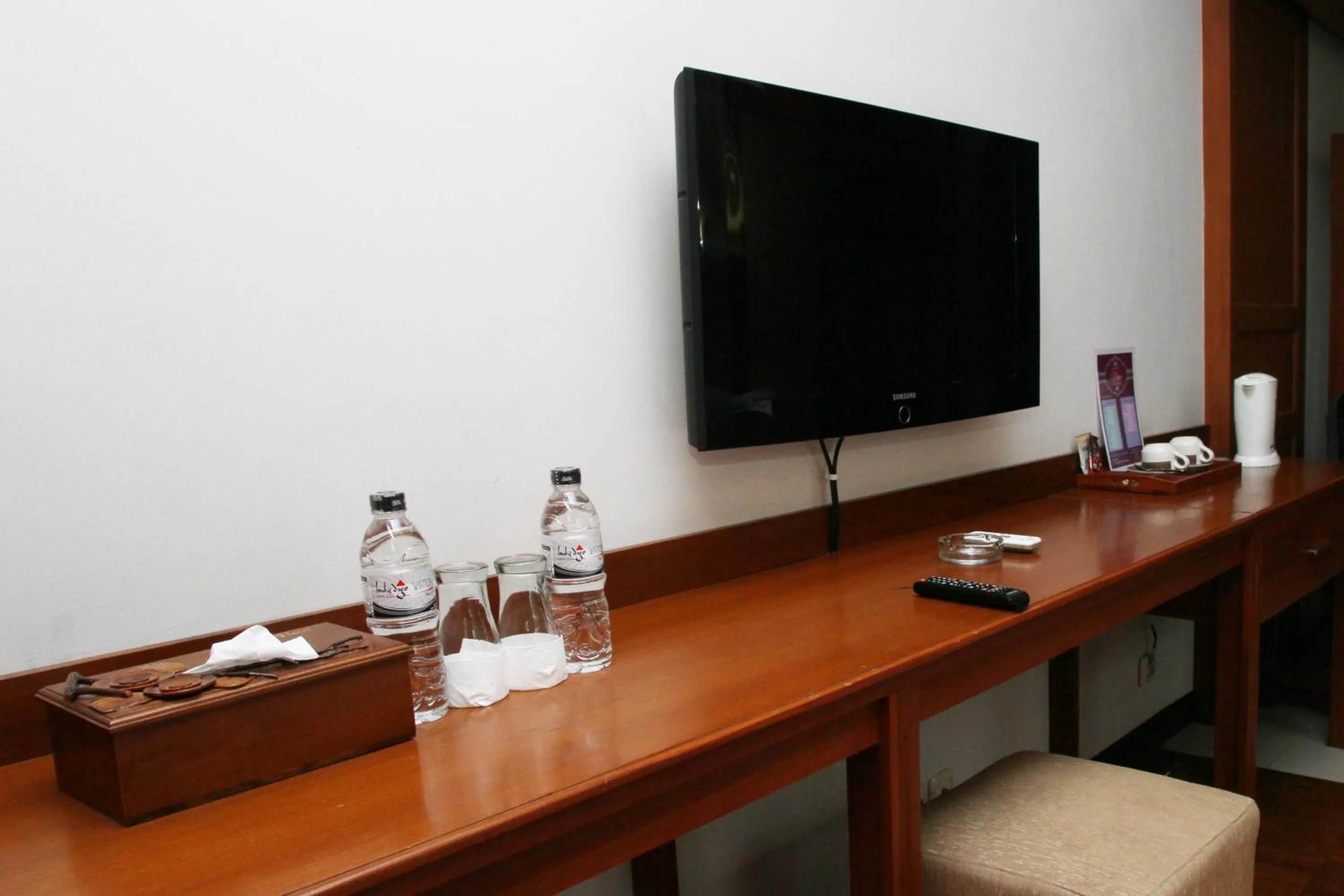 TV and multimedia in Wirton Hotel