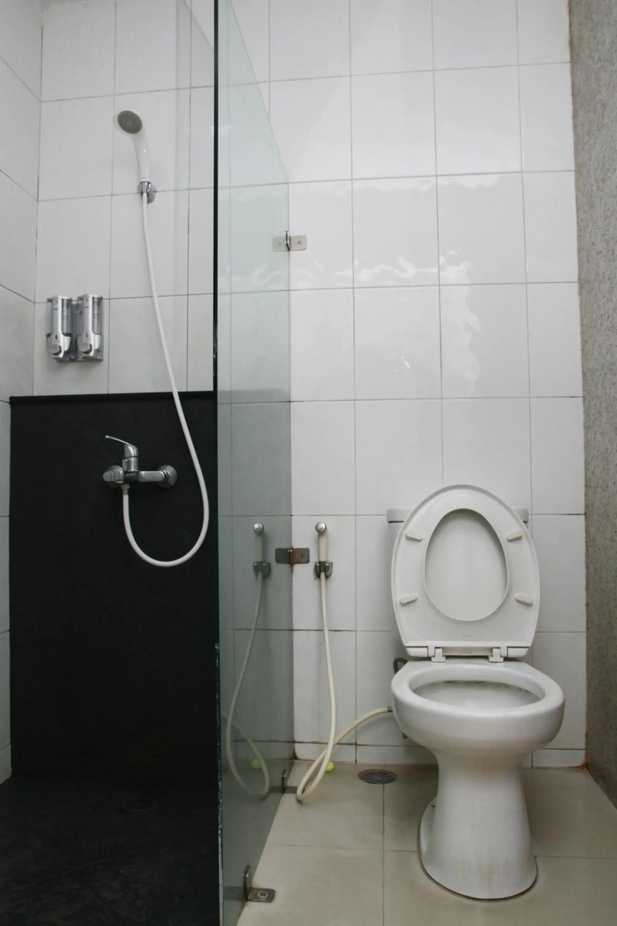 Bathroom in Wirton Hotel Bathroom in Wirton Hotel