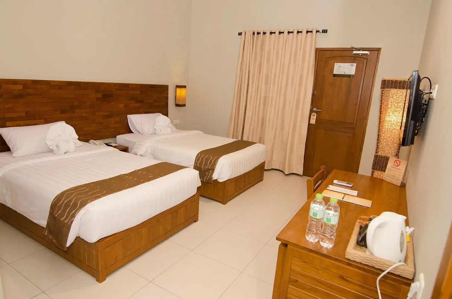 Deluxe Twin Room in Syailendra Hotel Syariah Deluxe Twin Room in Syailendra Hotel Syariah