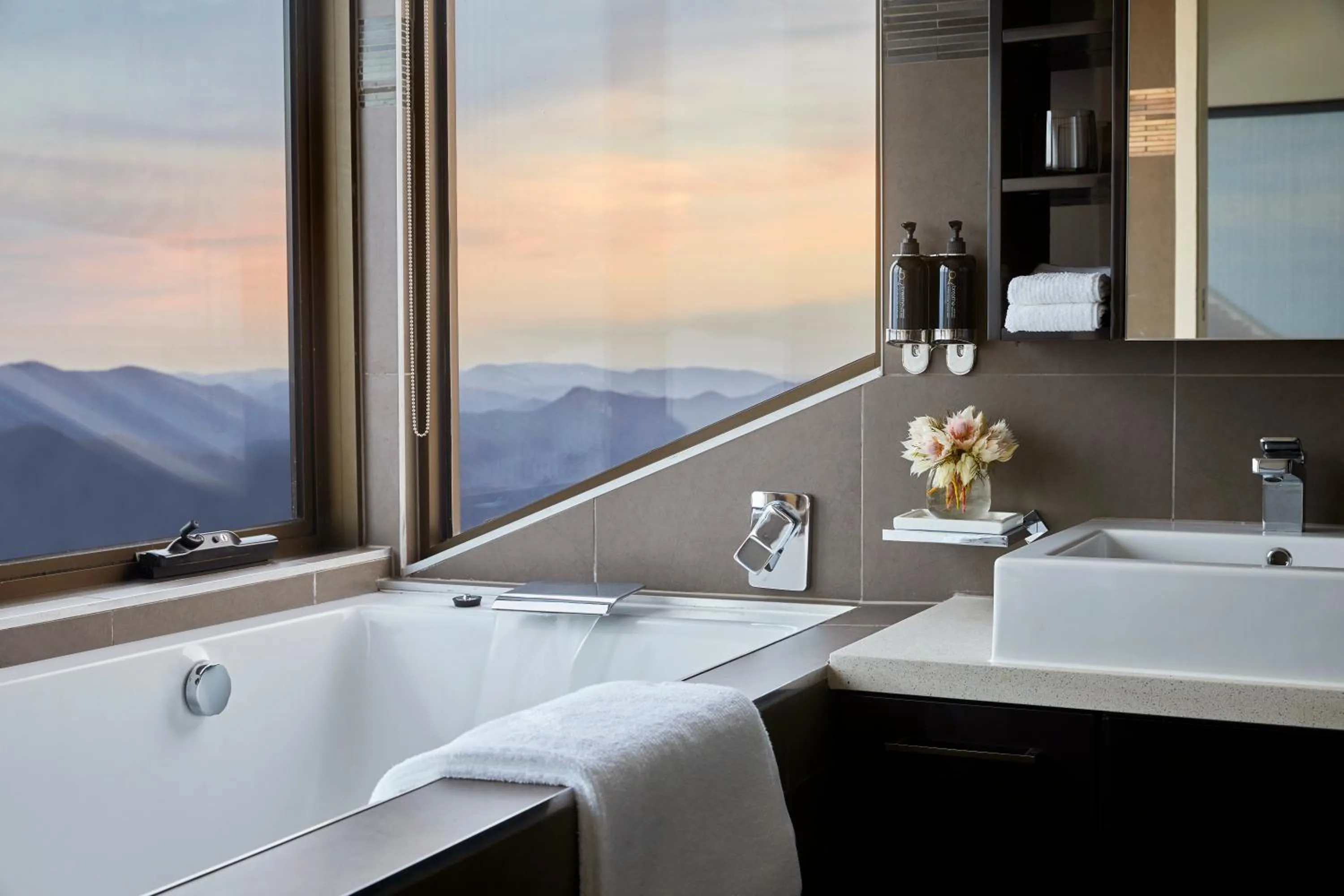Breathtaker Hotel and Spa