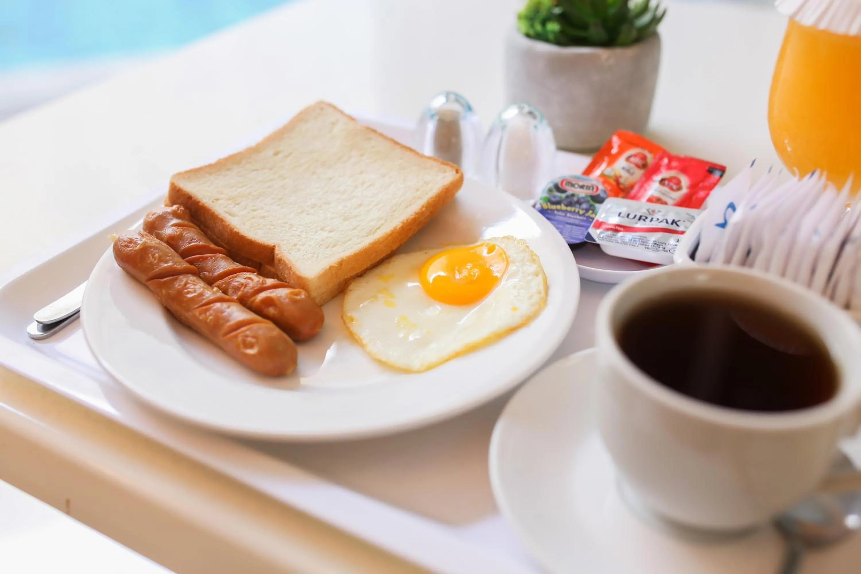 Food and drinks in InKuta Residence and Villa