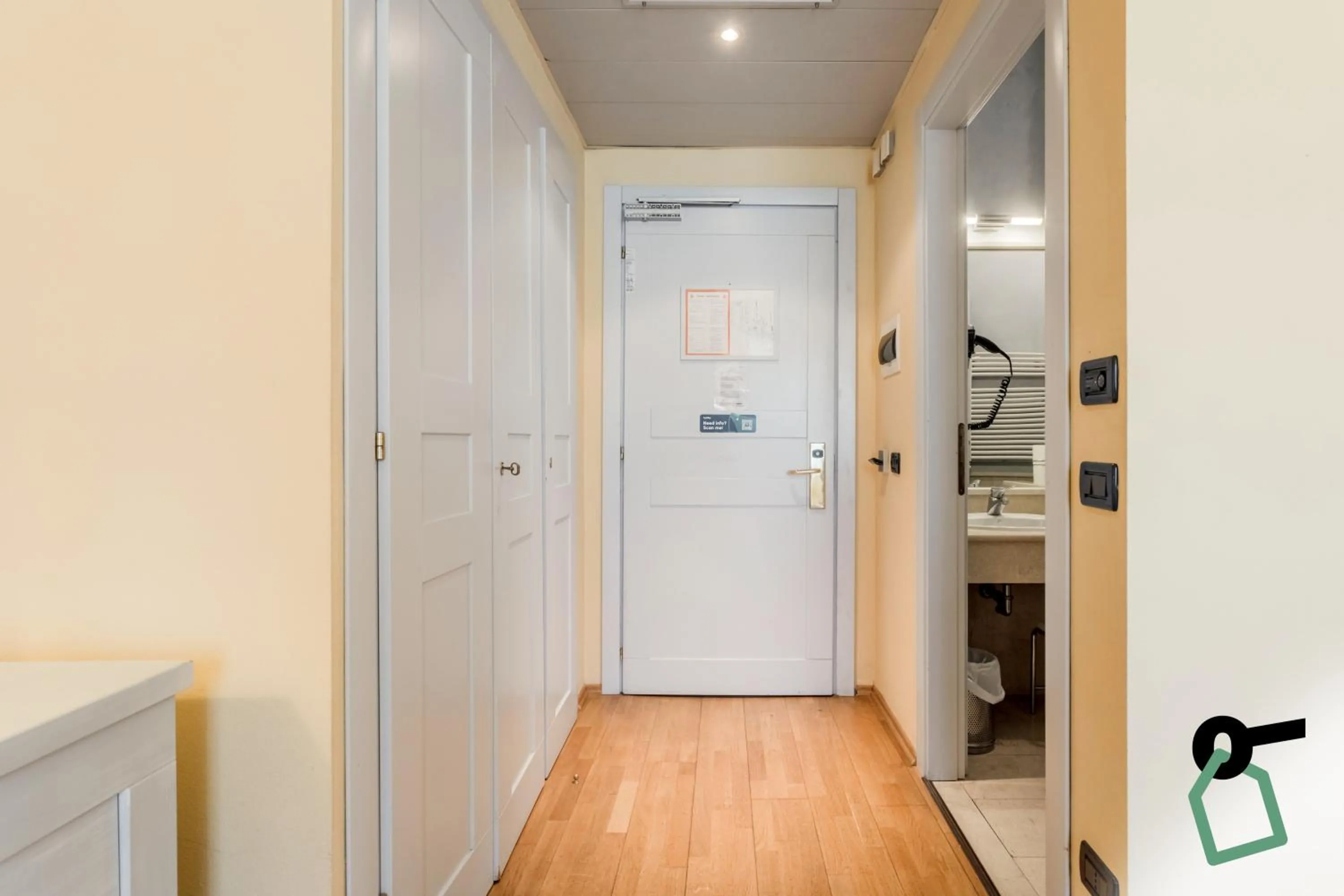 wardrobe in HOTIDAY Room Collection - Calambrone