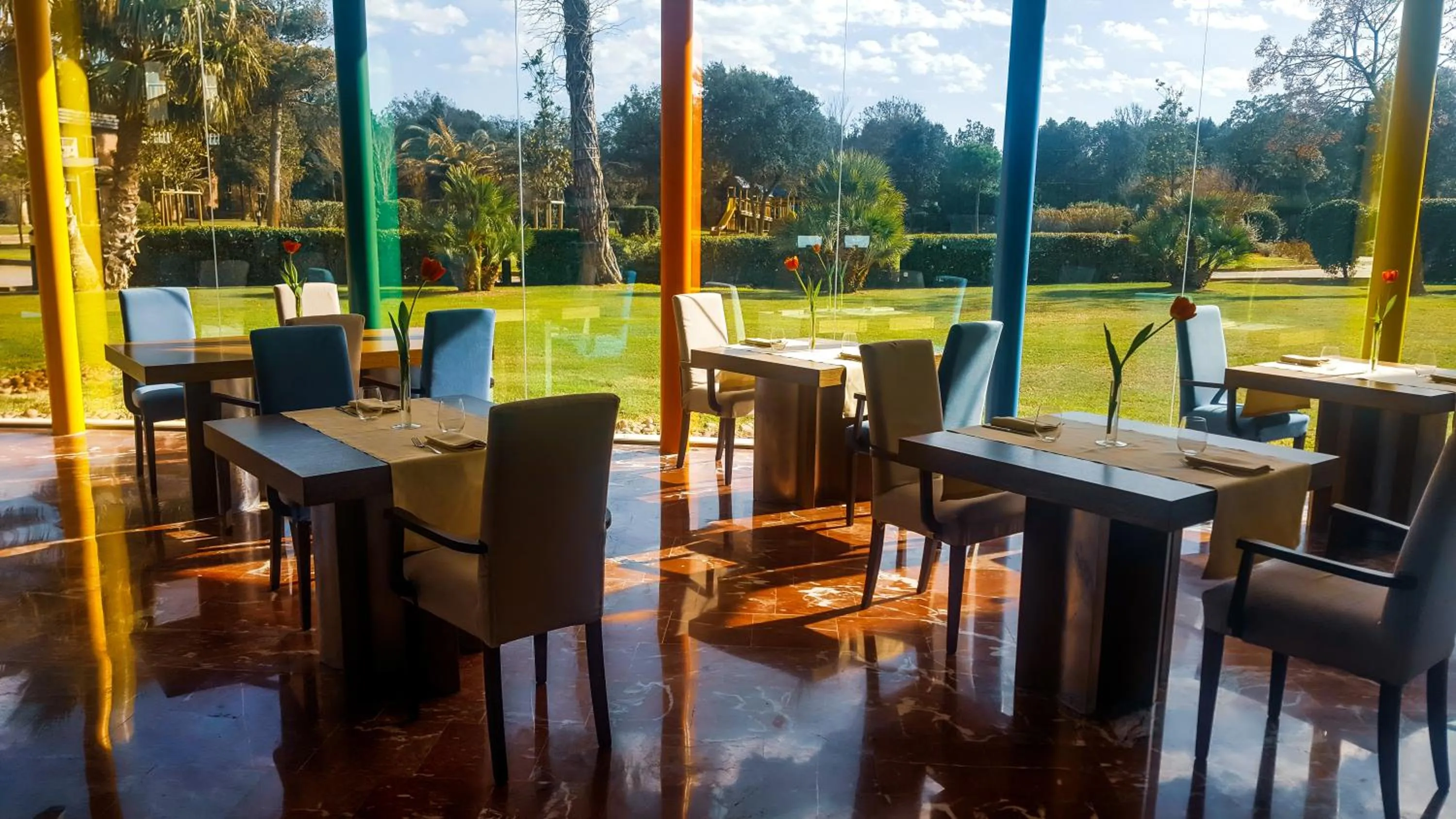 Restaurant/places to eat in HOTIDAY Room Collection - Calambrone