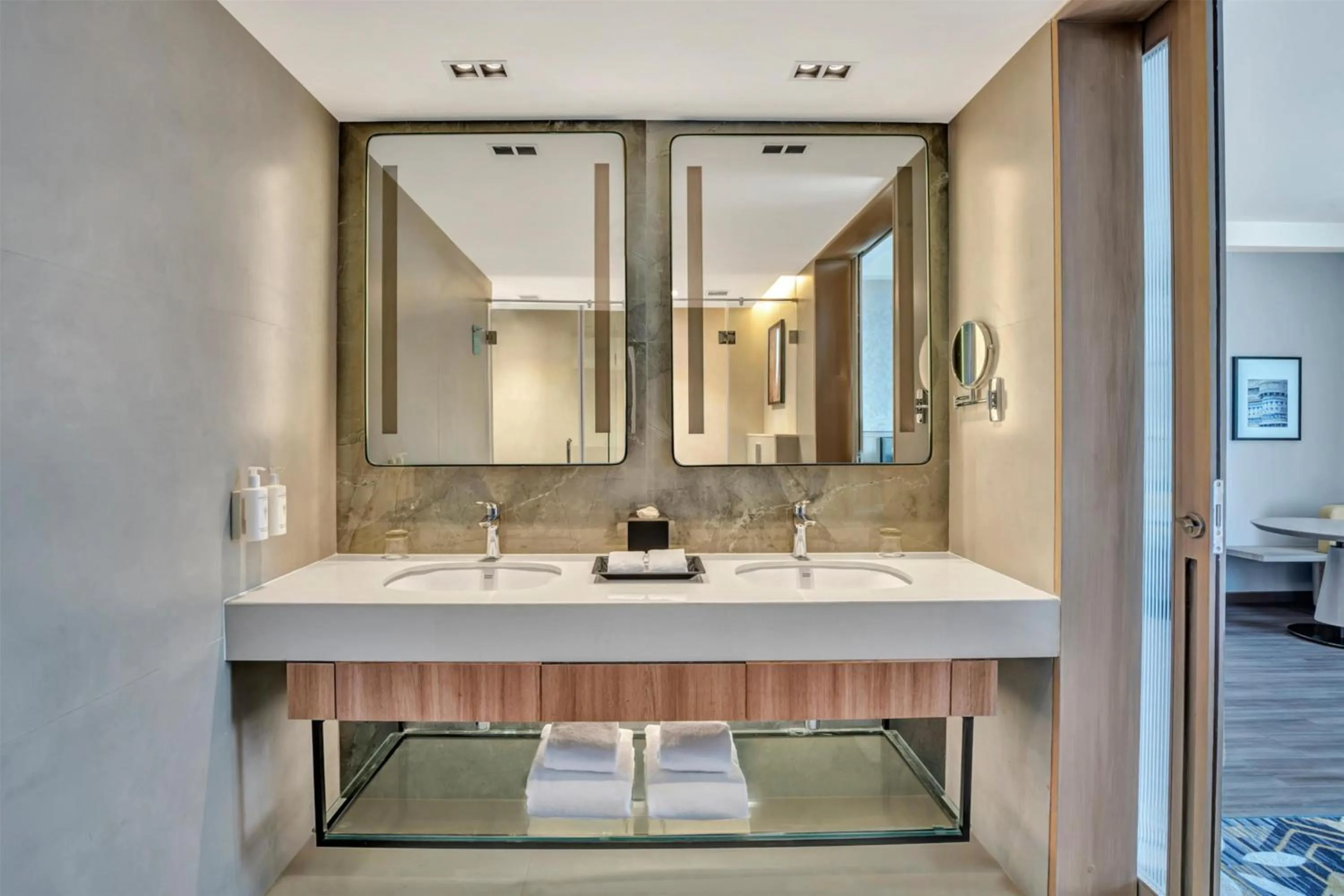 Bathroom in Hilton Garden Inn Jabalpur