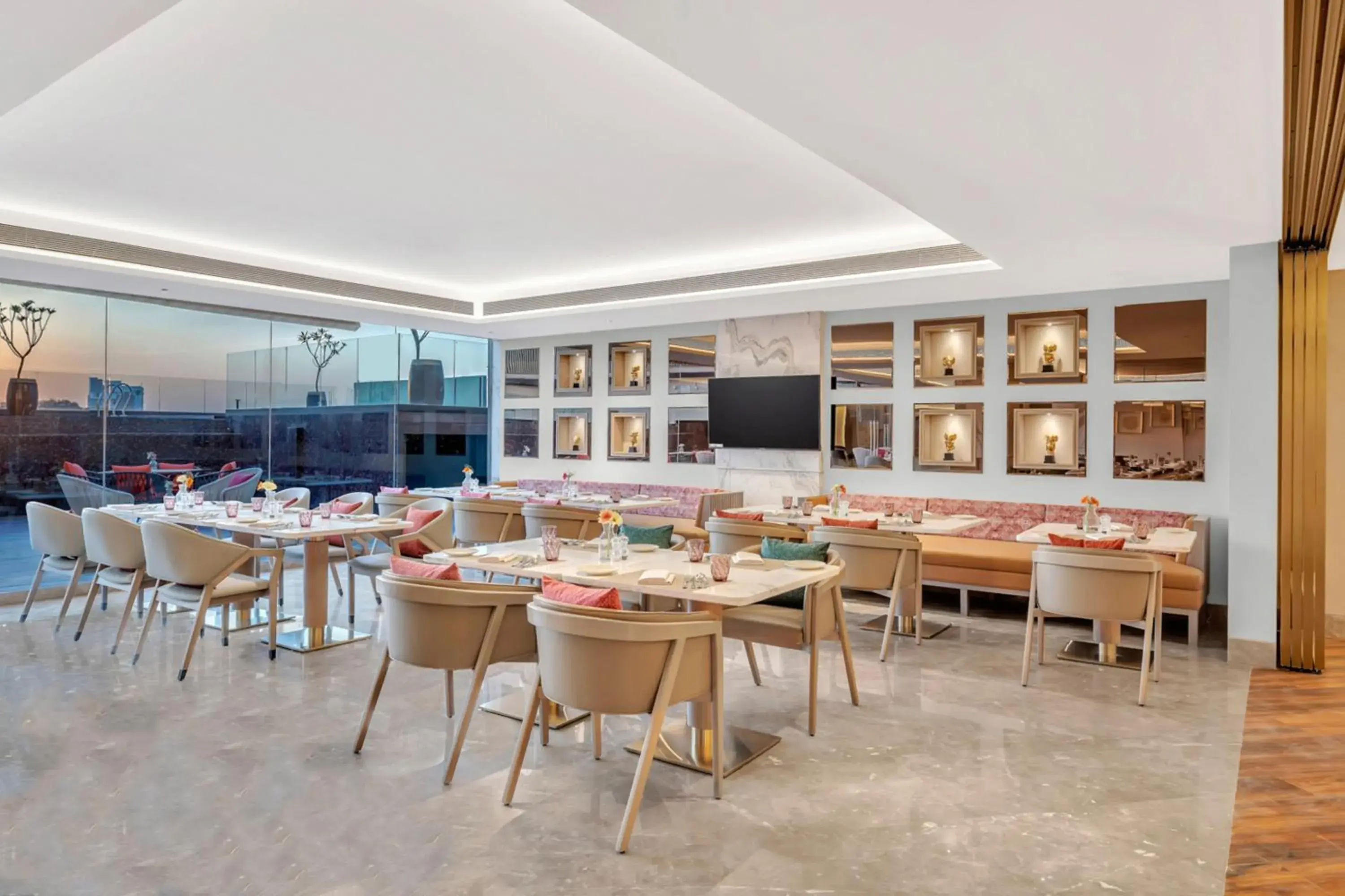 Restaurant/places to eat in Hilton Garden Inn Jabalpur Restaurant/places to eat in Hilton Garden Inn Jabalpur