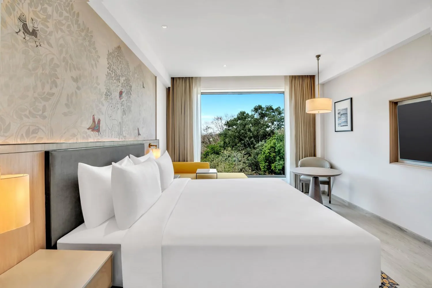 Bed in Hilton Garden Inn Jabalpur