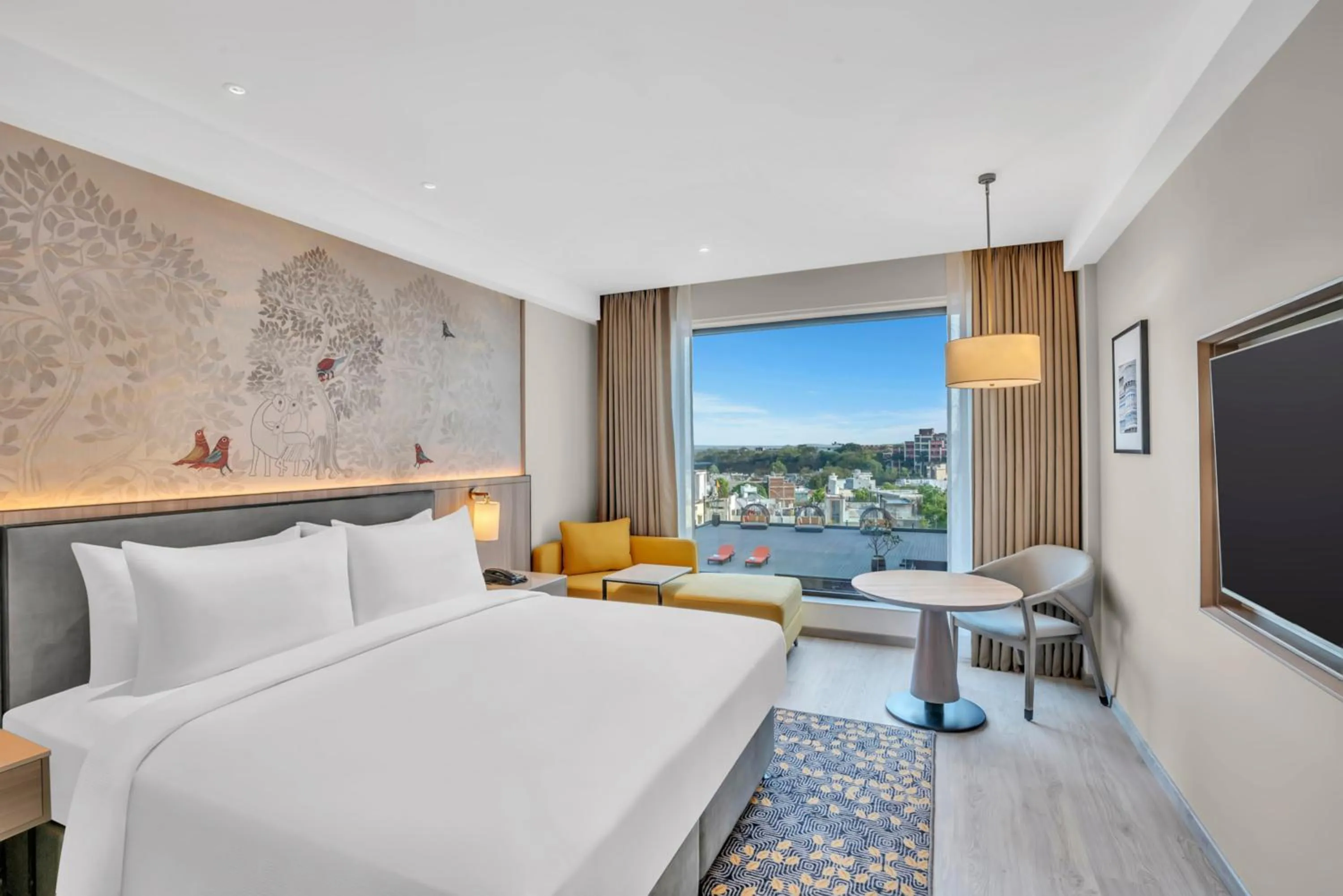 Bed in Hilton Garden Inn Jabalpur