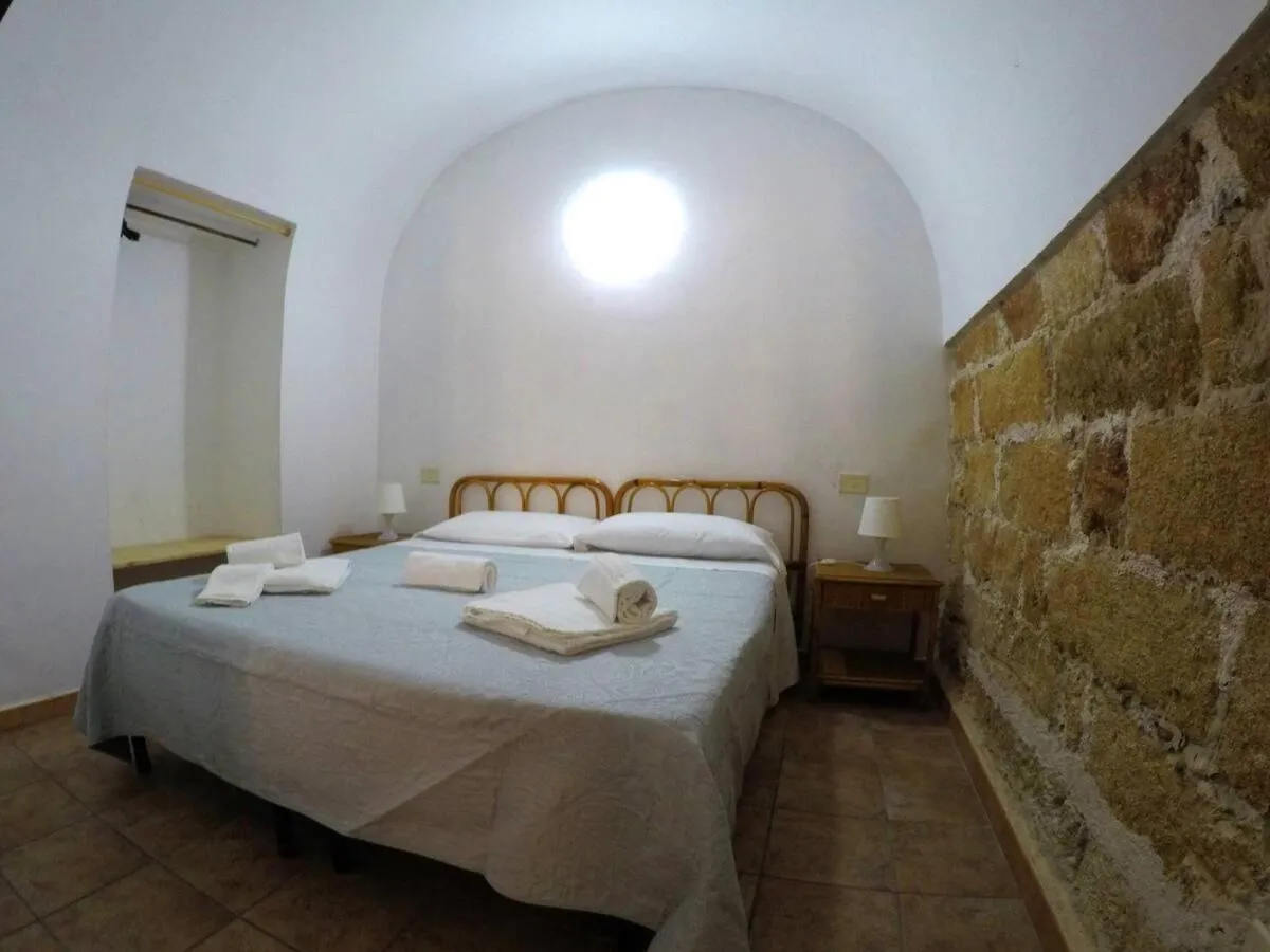 Bed in Terrasini 2000 Casa Vacanze