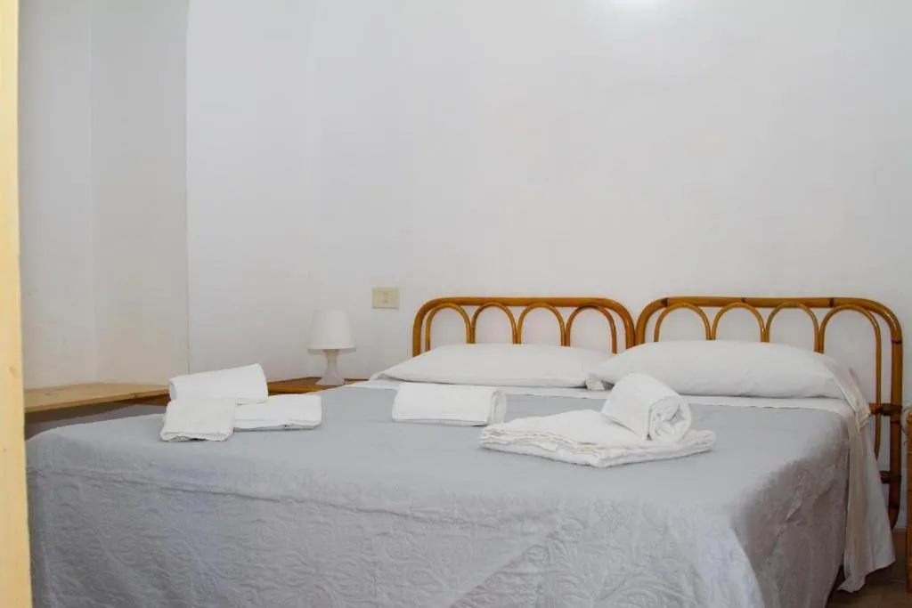 Bed in Terrasini 2000 Casa Vacanze