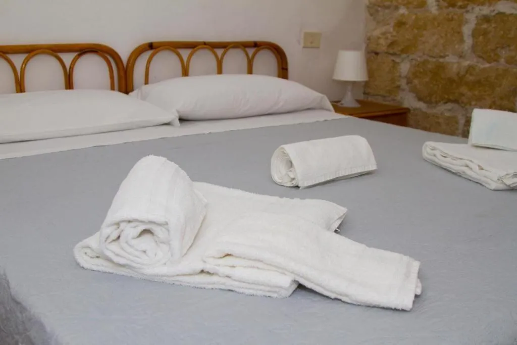 Bed in Terrasini 2000 Casa Vacanze