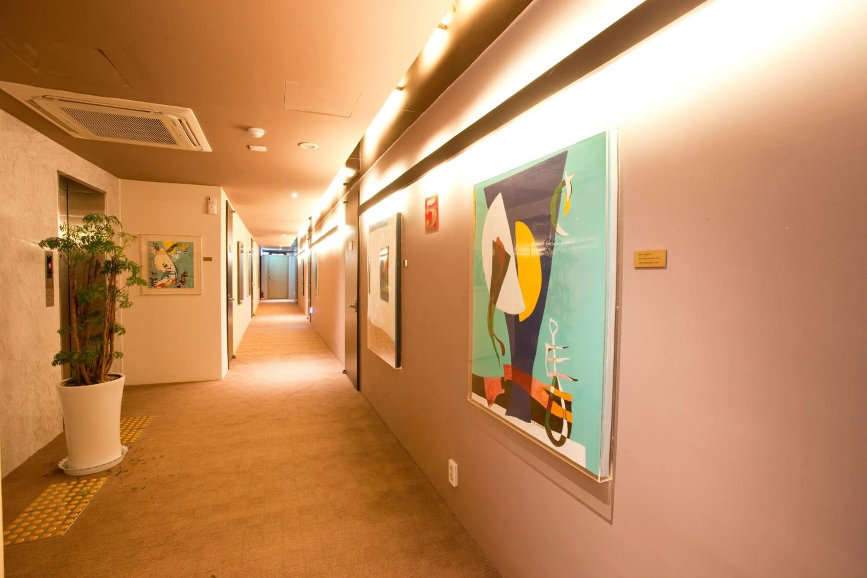 Area and facilities in Yuwon Hotel