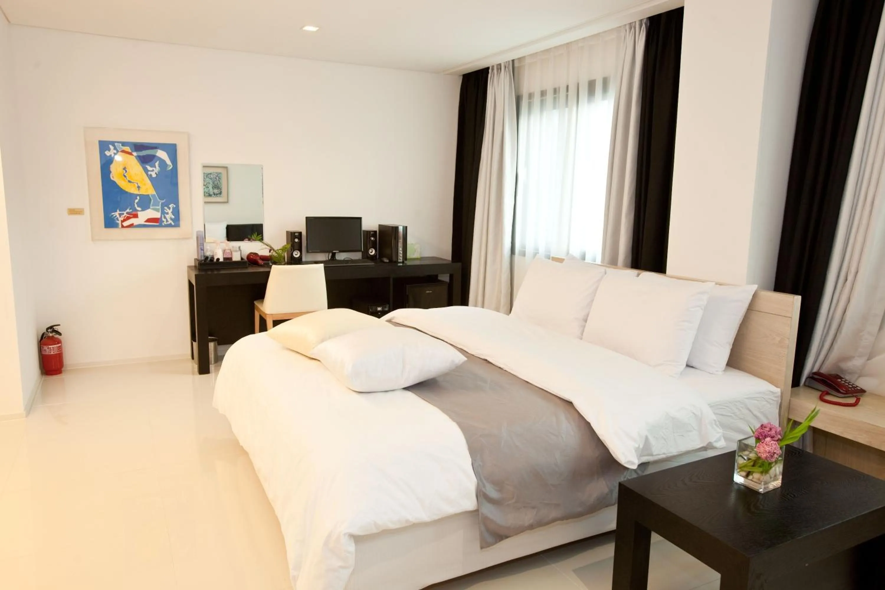 Day, Bed in Yuwon Hotel