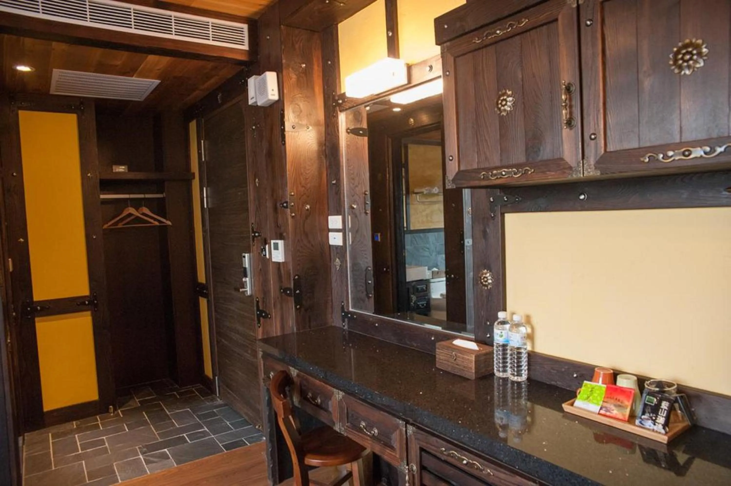 Decorative detail in Youngquan HOTEL