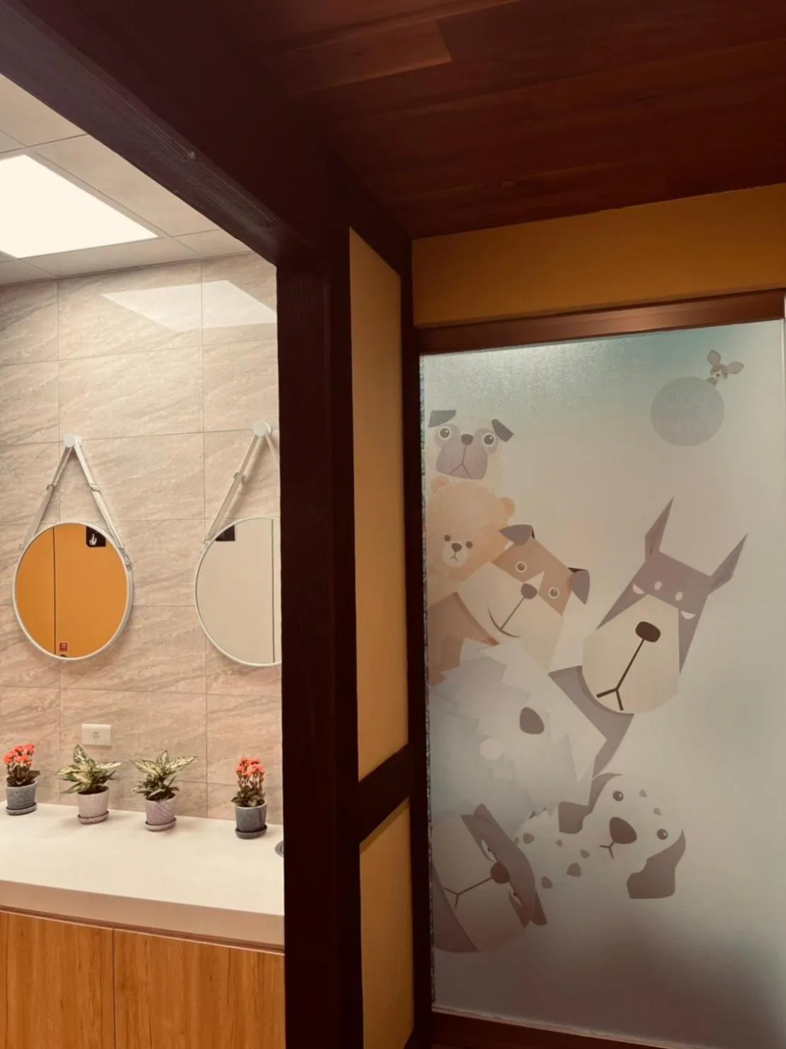 Decorative detail in Youngquan HOTEL