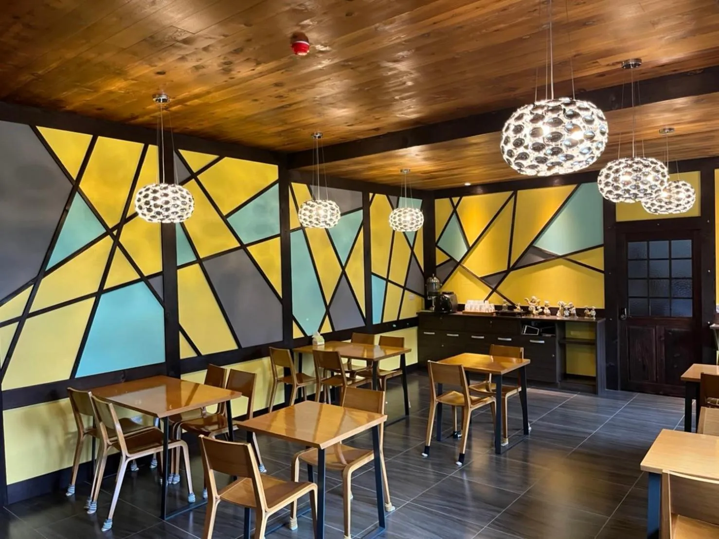 Restaurant/places to eat in Youngquan HOTEL