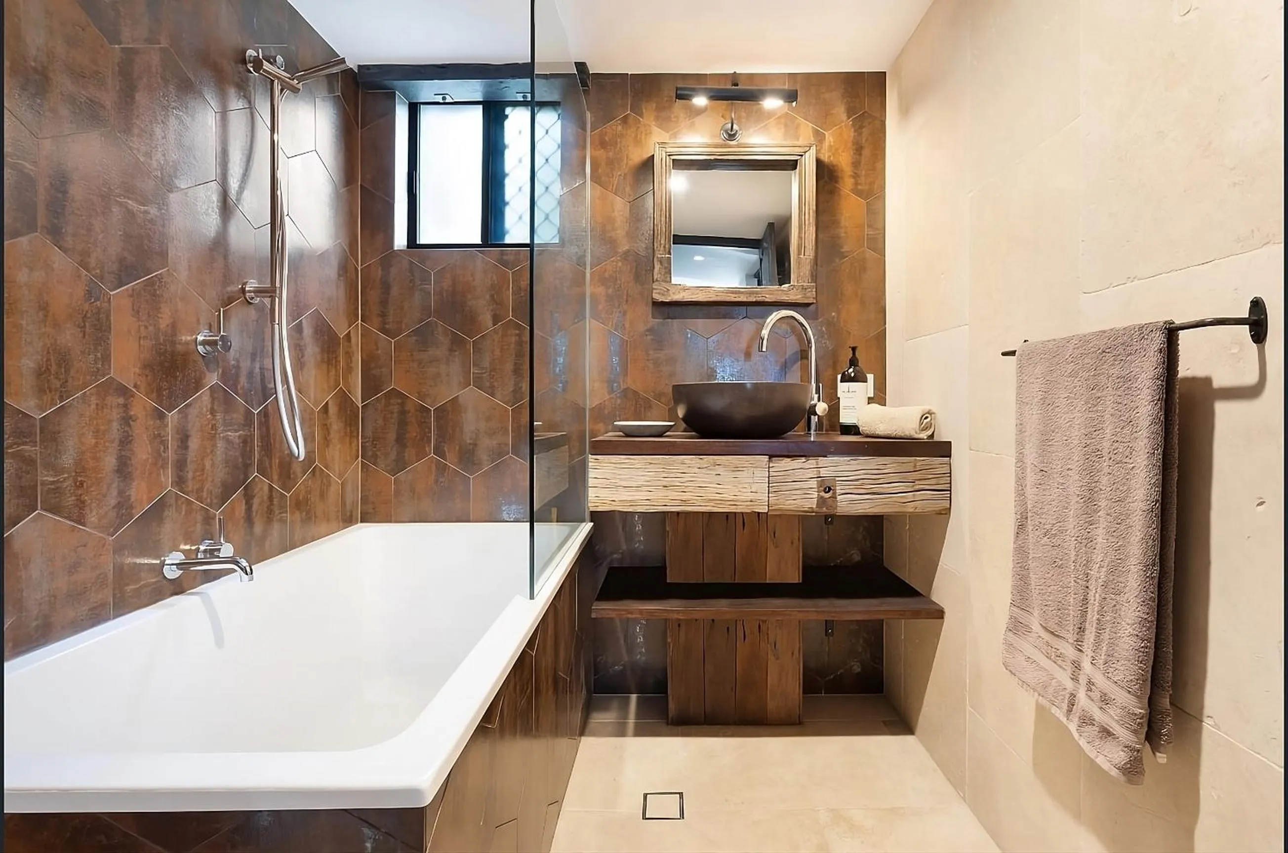 Byron Pacific Apartments - On Clarkes Beach