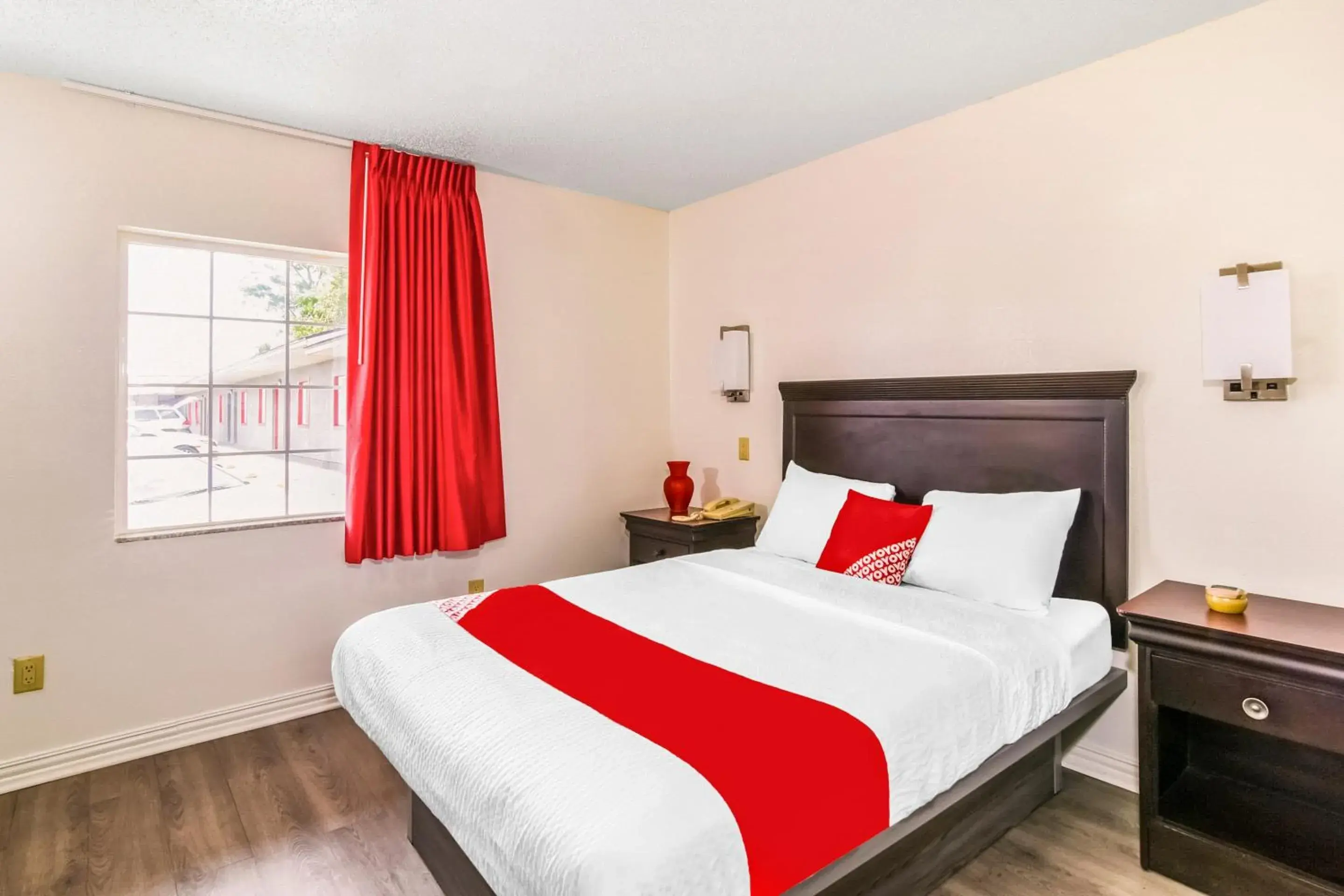 Queen Bed in OYO Hotel Killeen Queen Bed in OYO Hotel Killeen