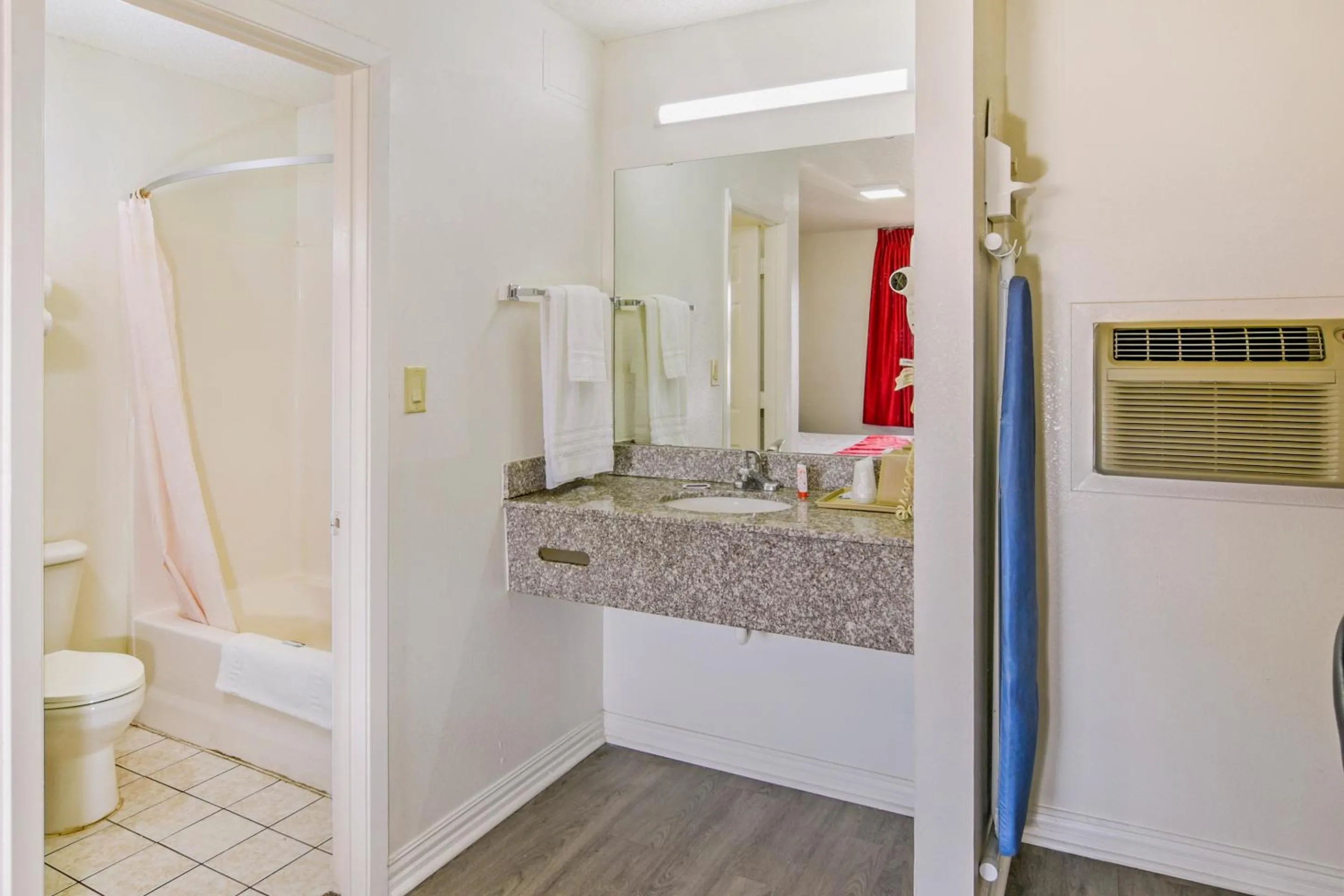 Bathroom in OYO Hotel Killeen