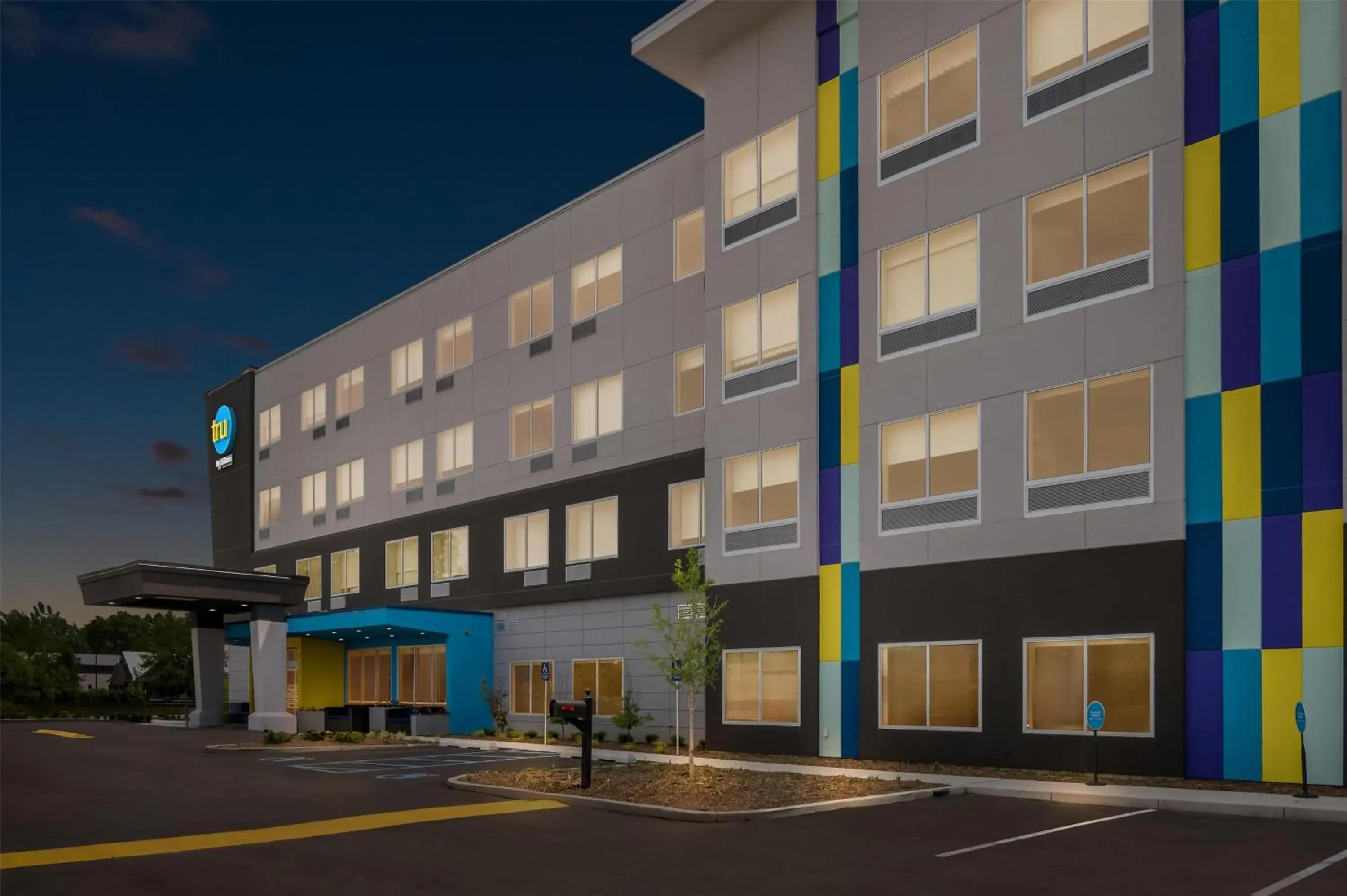 Property building in Tru By Hilton Holland, Mi Property building in Tru By Hilton Holland, Mi