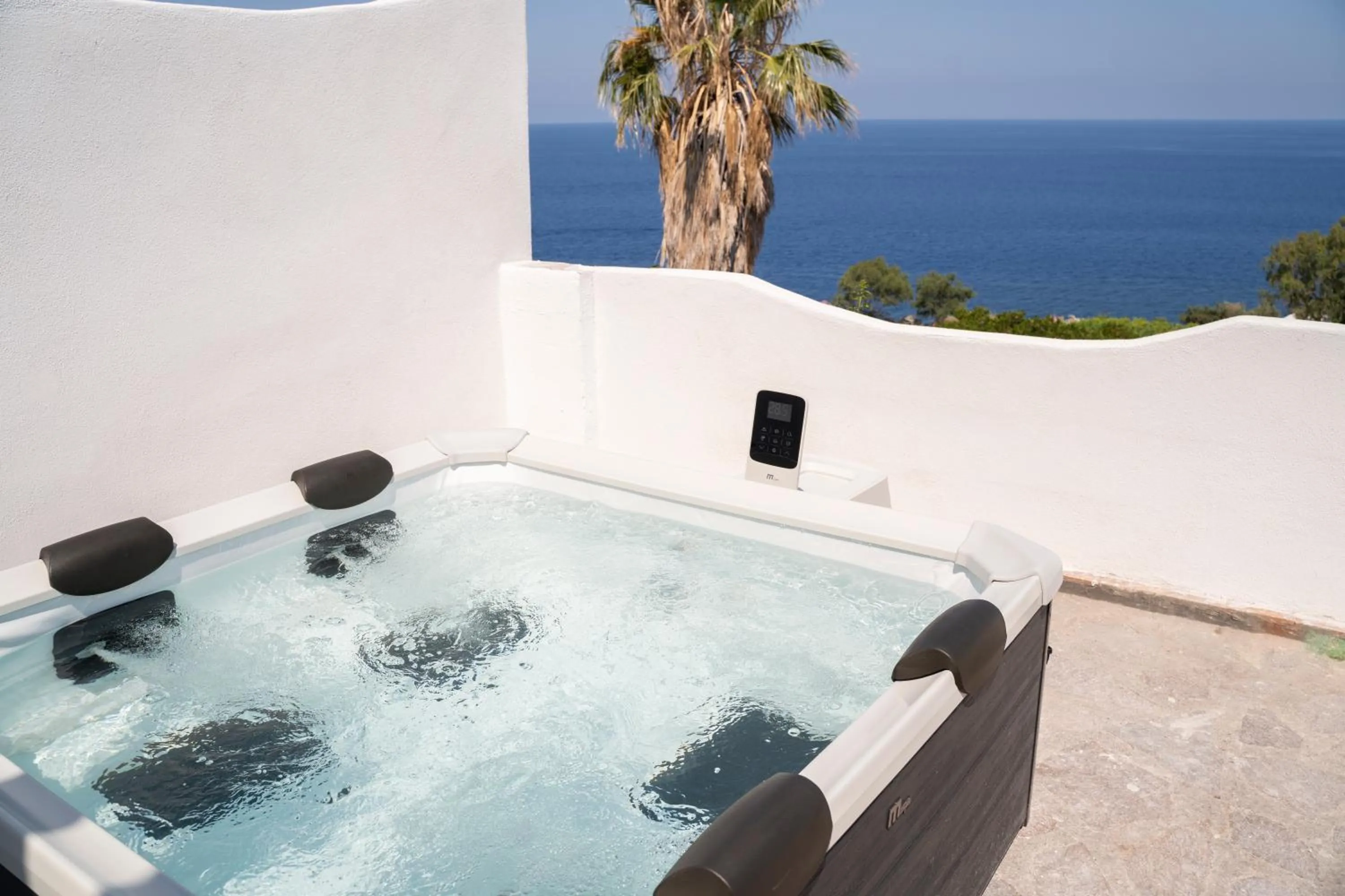 Hot Tub in Borgo del Cannitello Romantic Boutique Resort